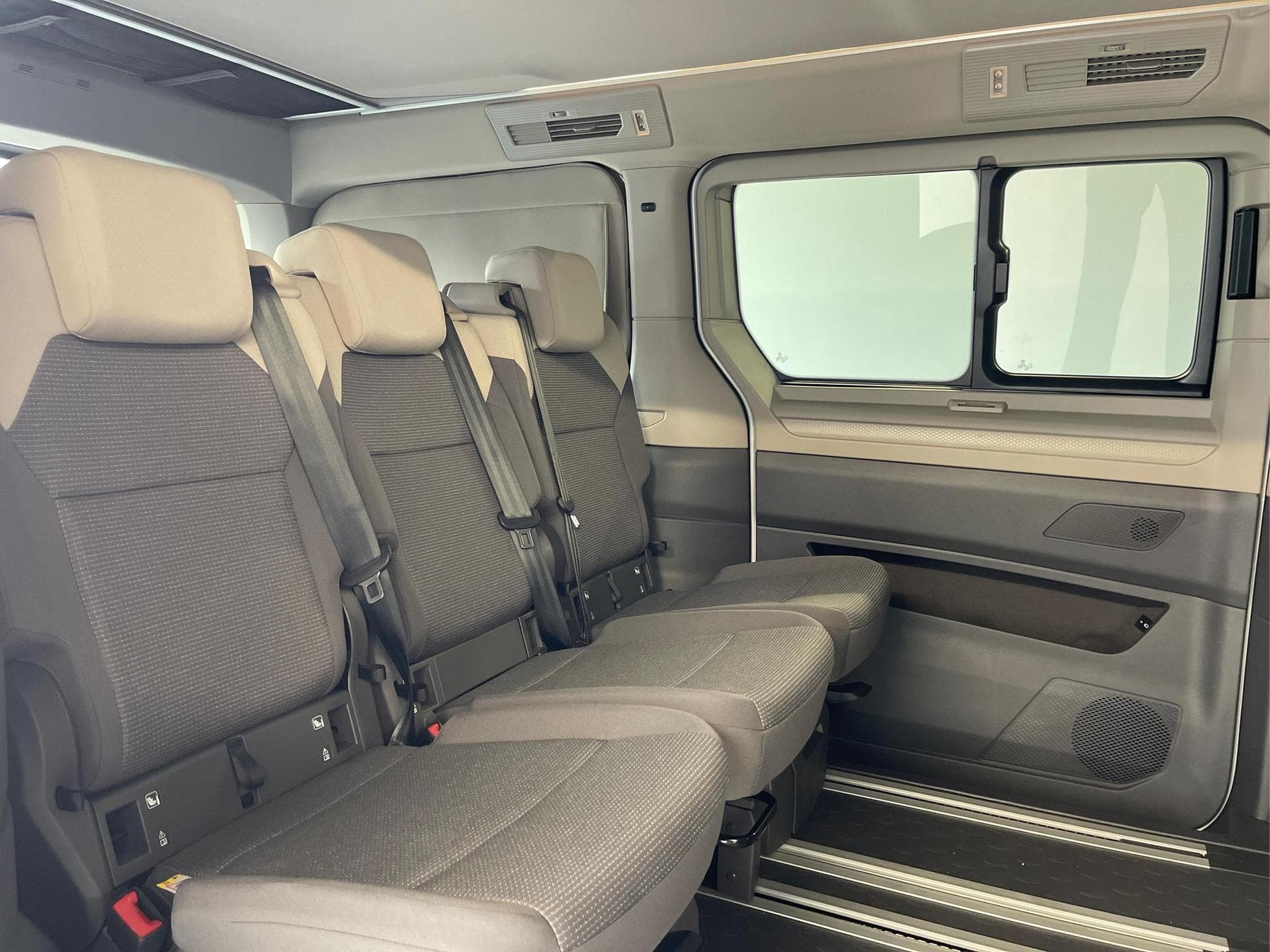 VW California Beach Camper (2025) - Photo 16