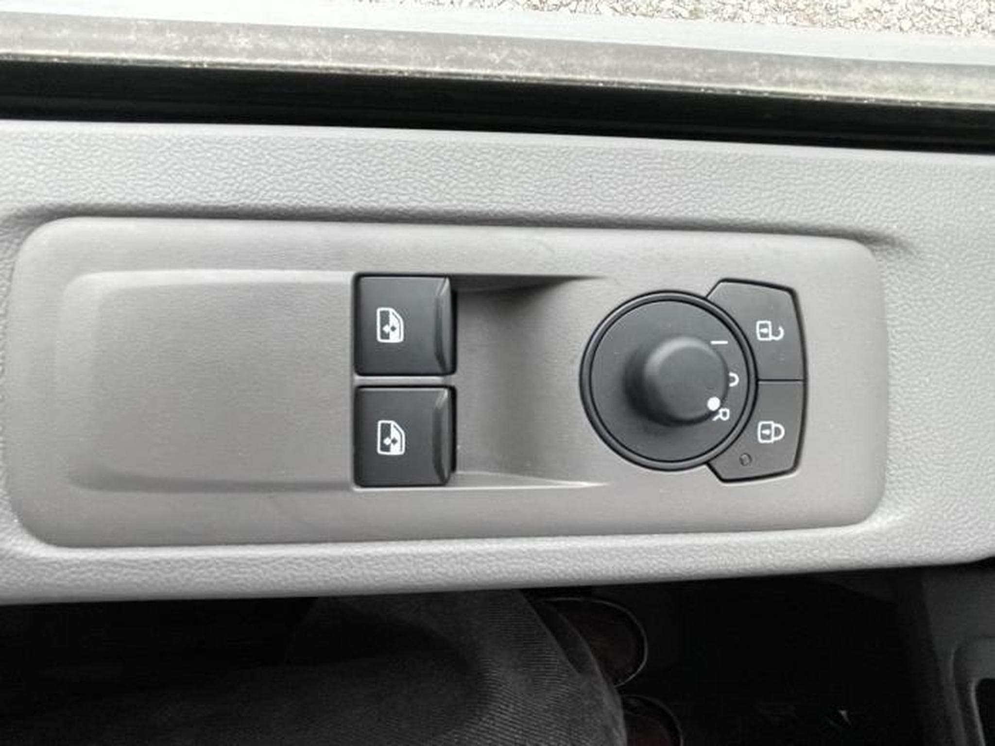 VW Transporter Kasten kurzer Radstand (2025) - Foto 14