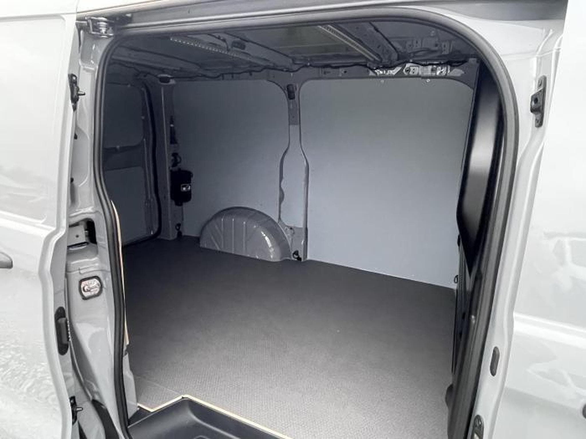 VW Transporter Kasten kurzer Radstand (2025) - Foto 6