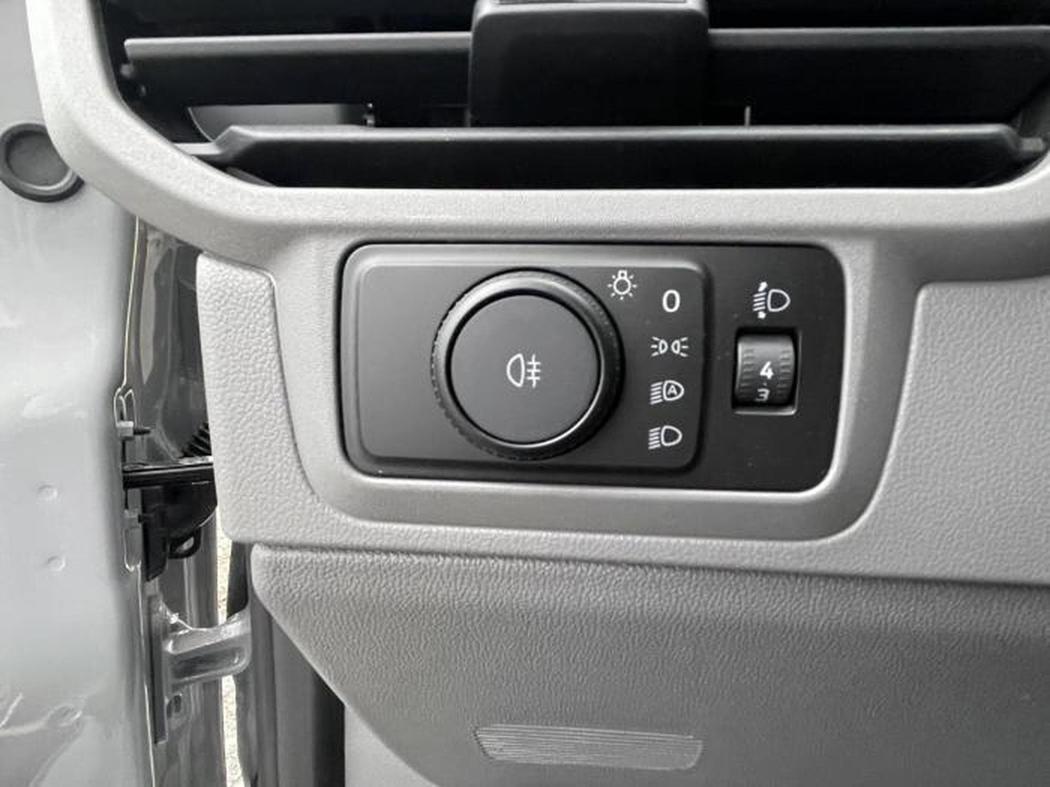 VW Transporter Kasten kurzer Radstand (2025) - Foto 13