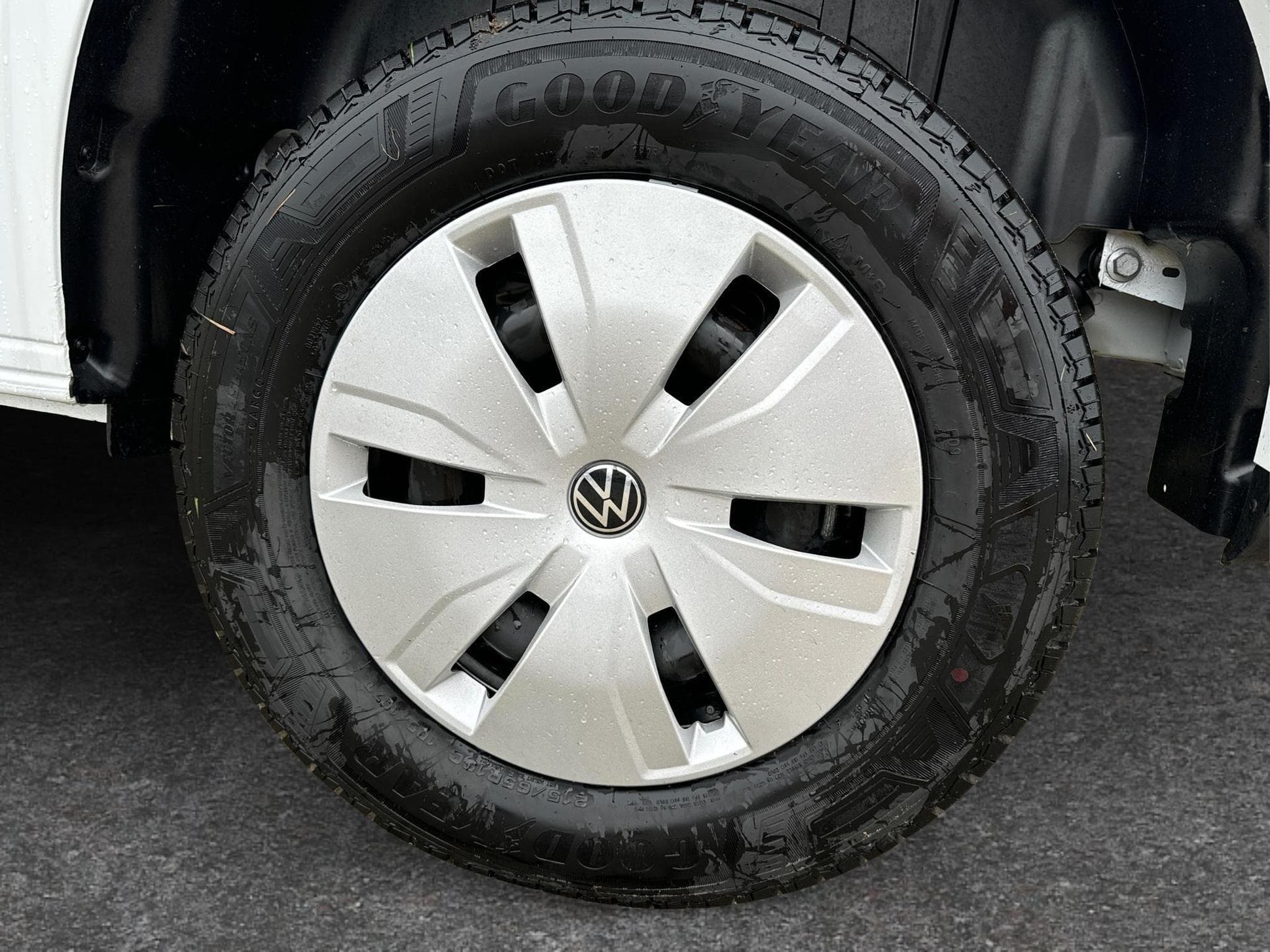 VW T7 Basis (2025) - Photo 12