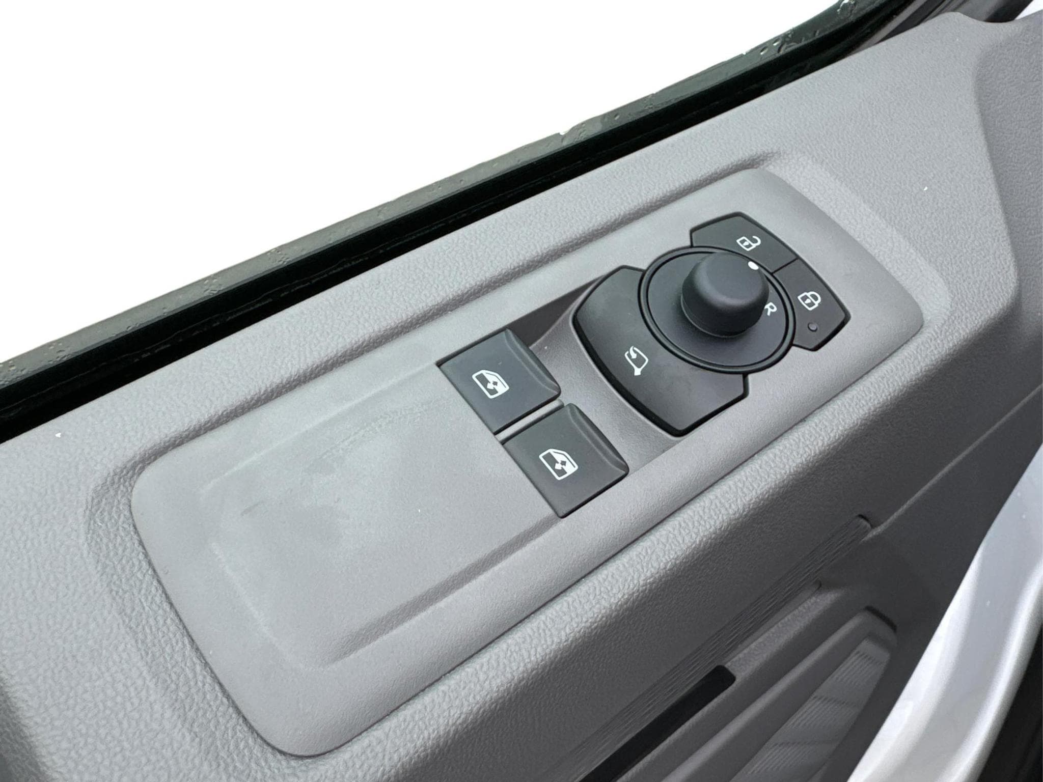 VW T7 Basis (2025) - Photo 14