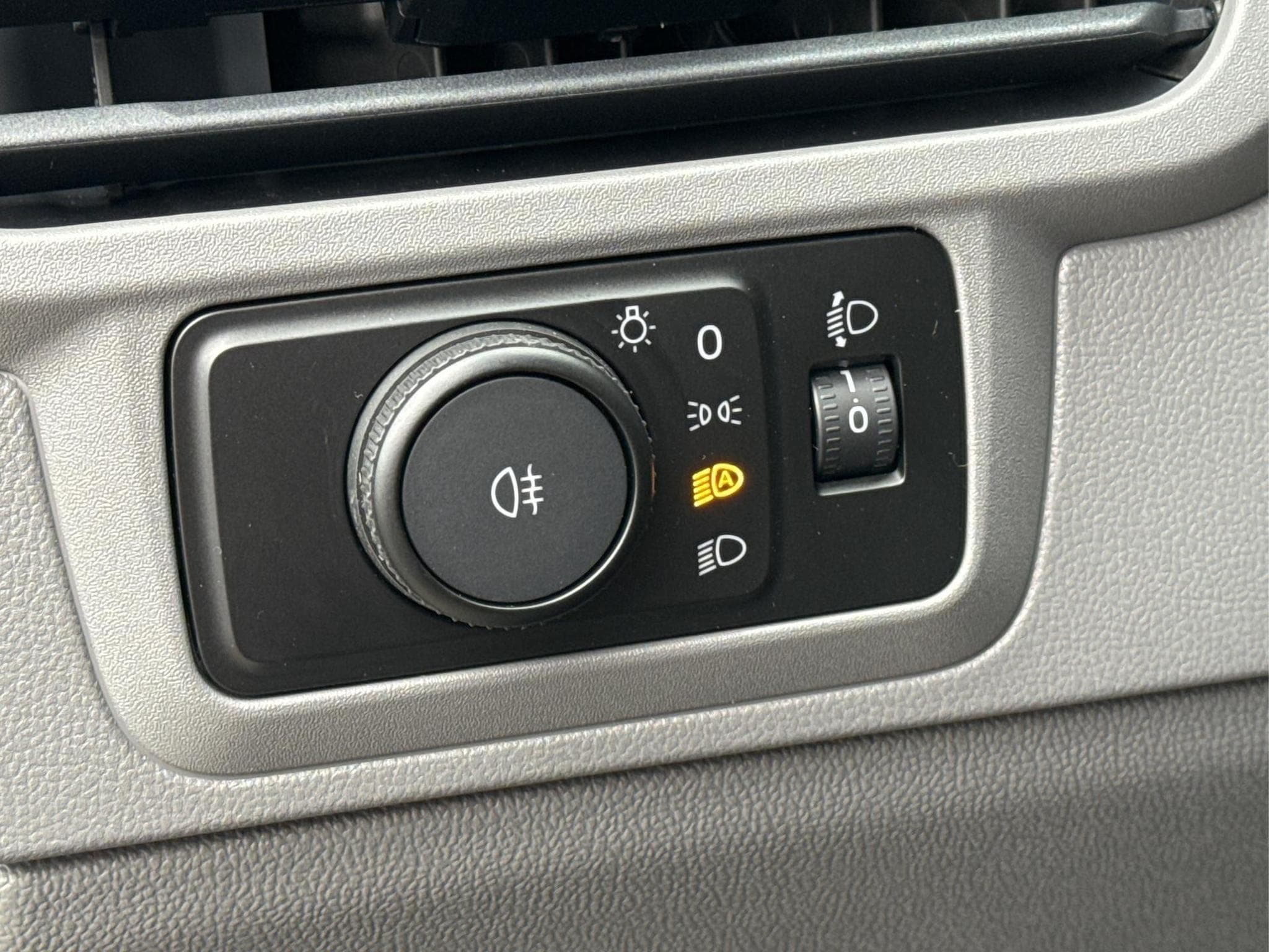 VW T7 Basis (2025) - Photo 15