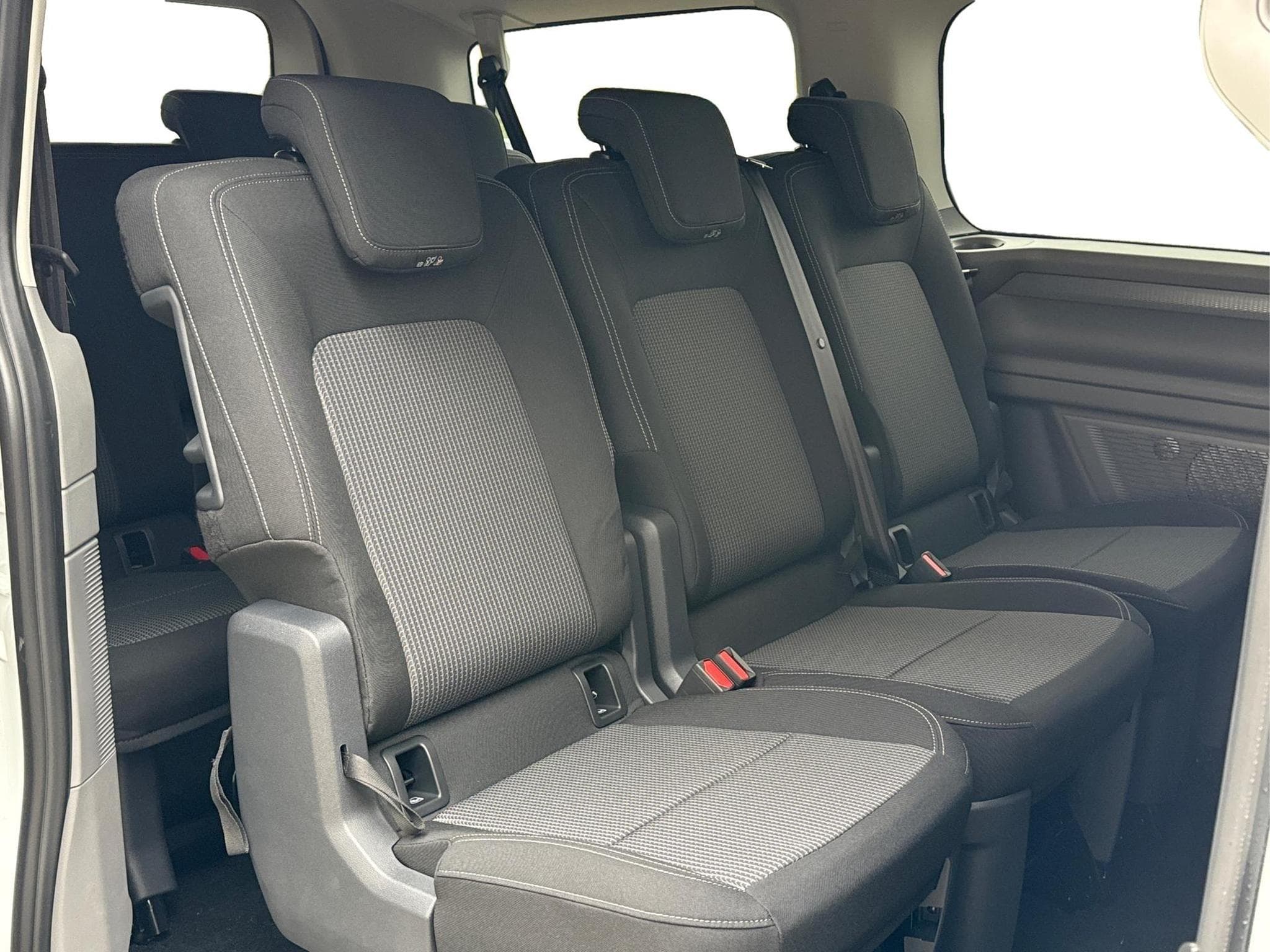 VW T7 Basis (2025) - Photo 17