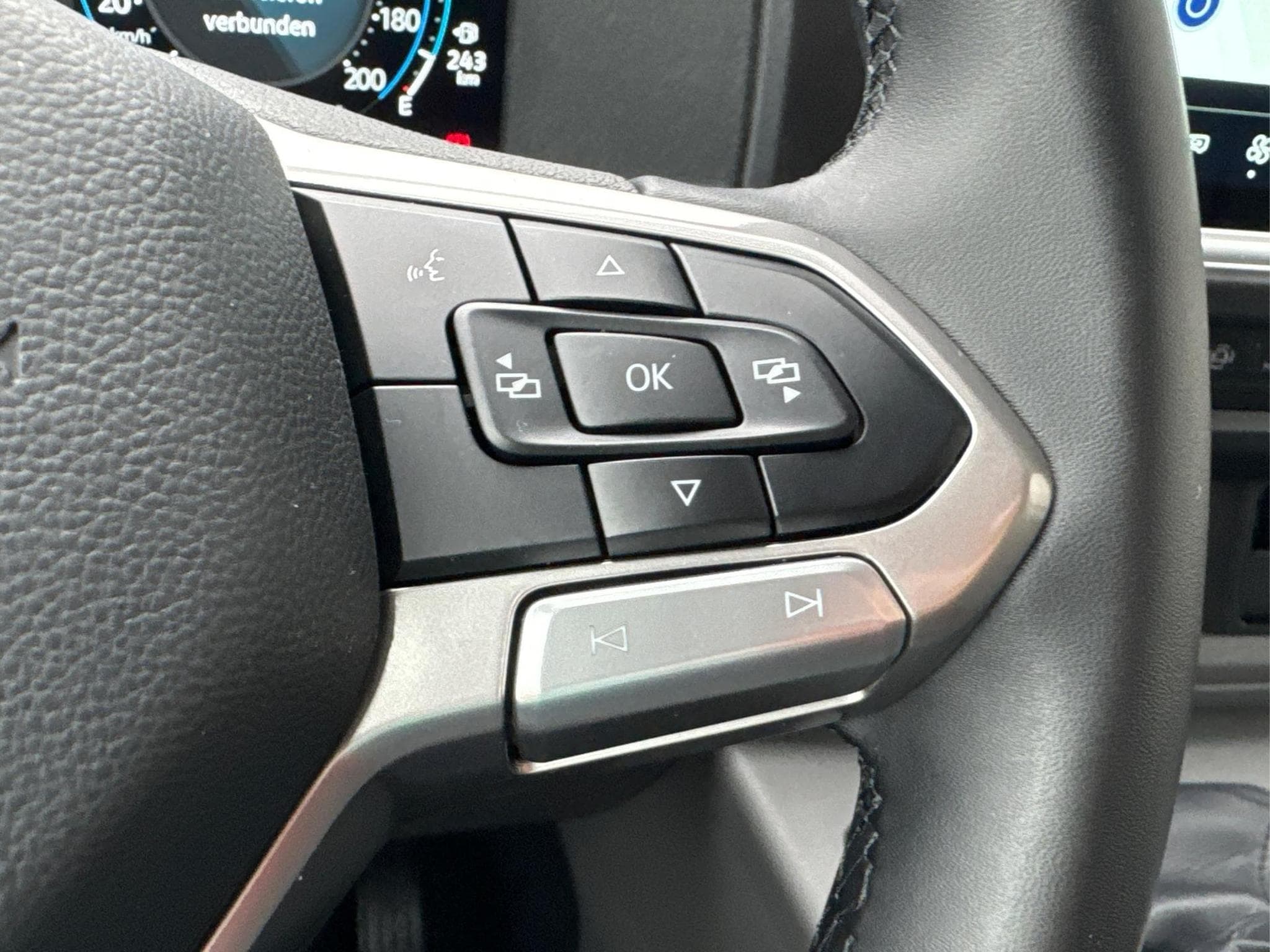 VW T7 Basis (2025) - Photo 23