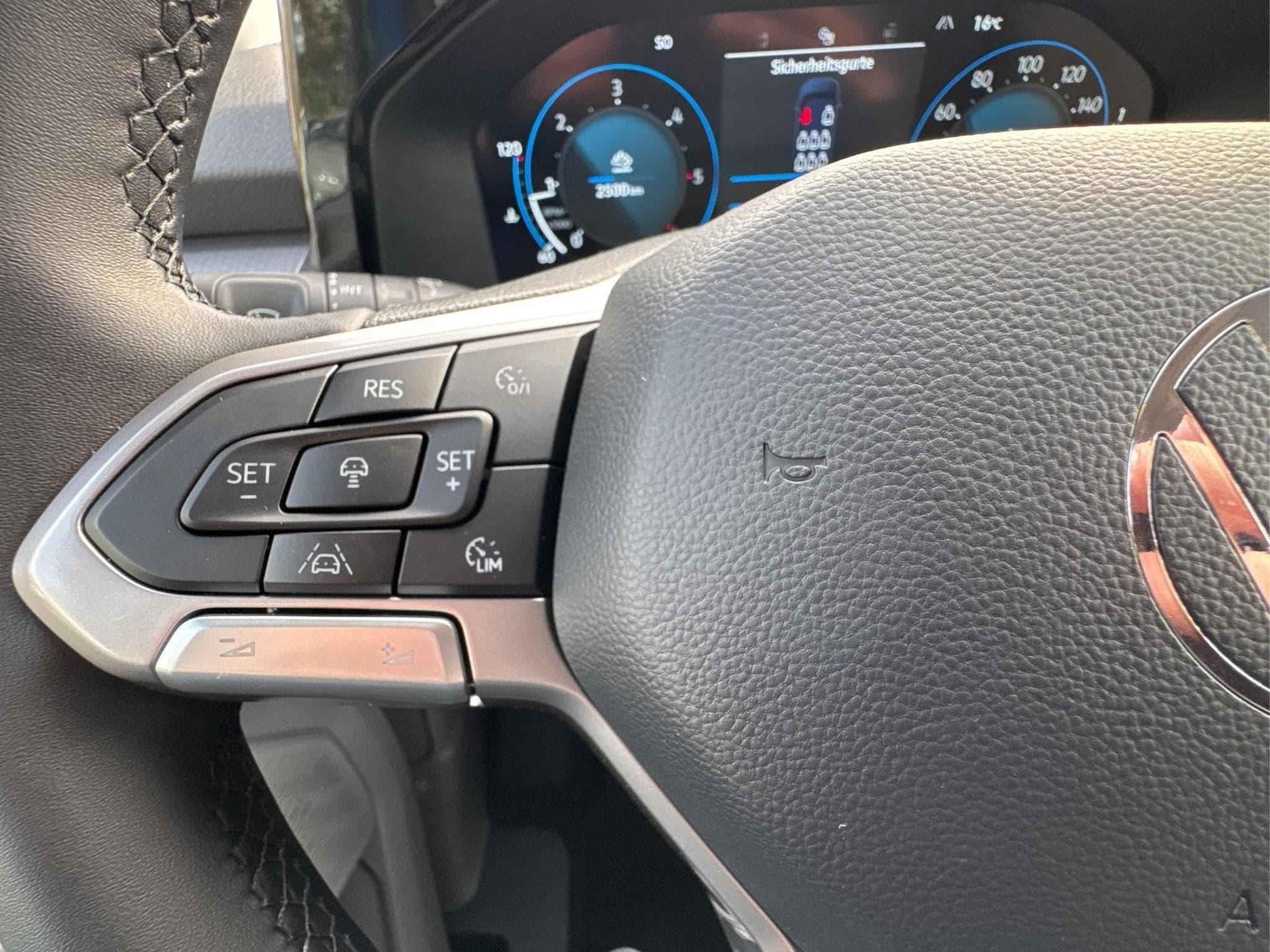 VW T7 Style (2025) - Photo 14