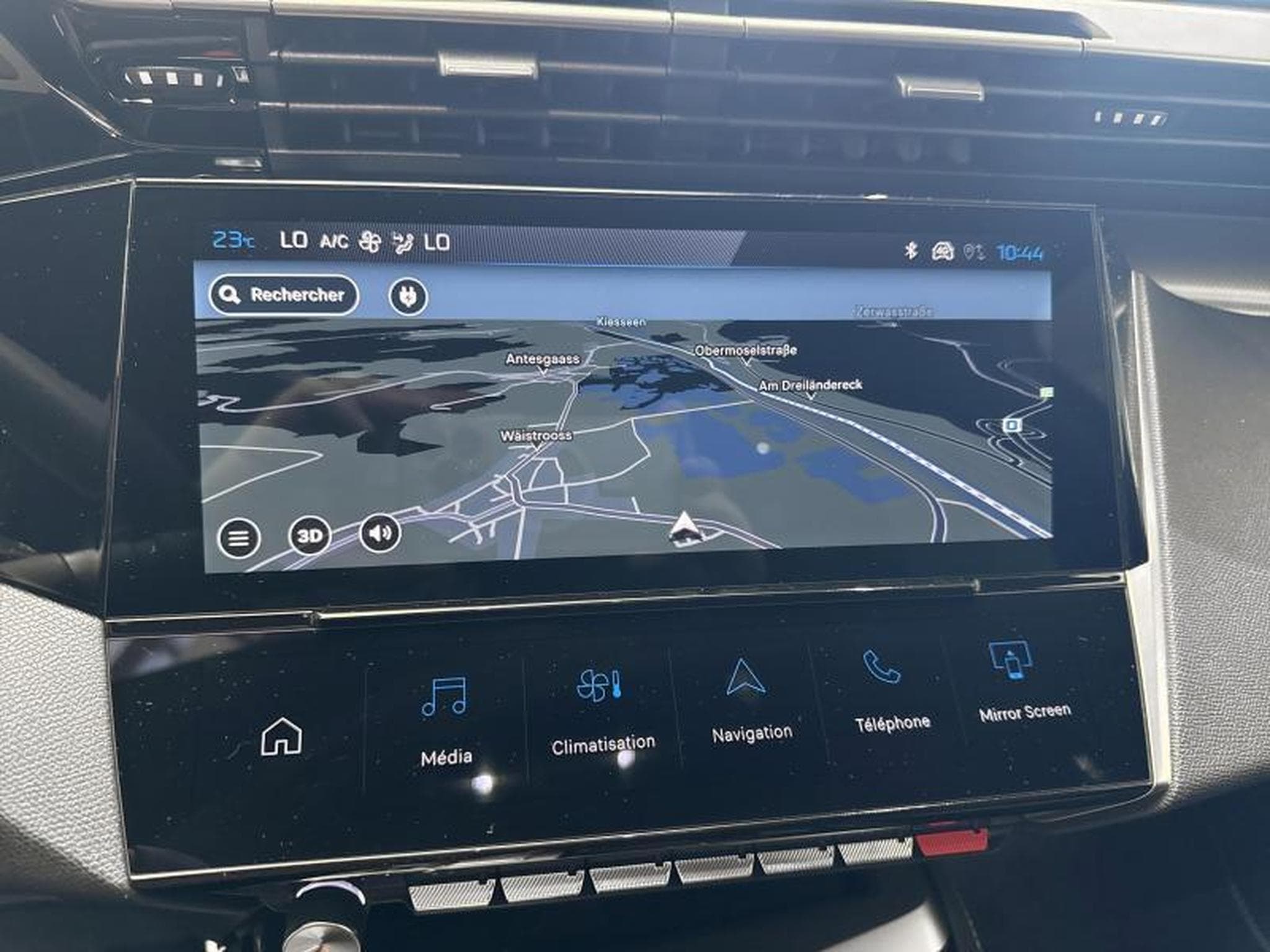 Peugeot 408 GT Plug-In Hybrid 225 EAT8 (2025) - Photo 16