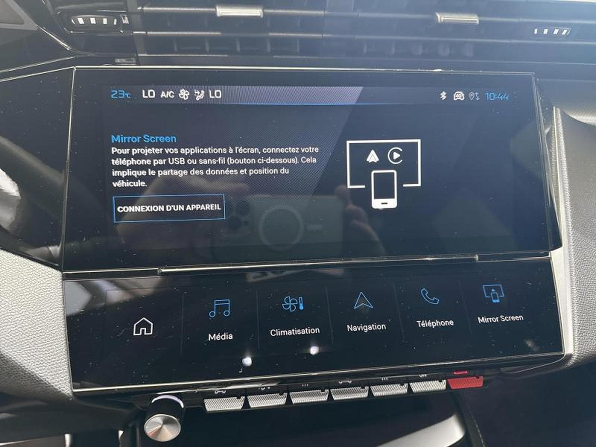 Peugeot 408 GT Plug-In Hybrid 225 EAT8 (2025) - Photo 17