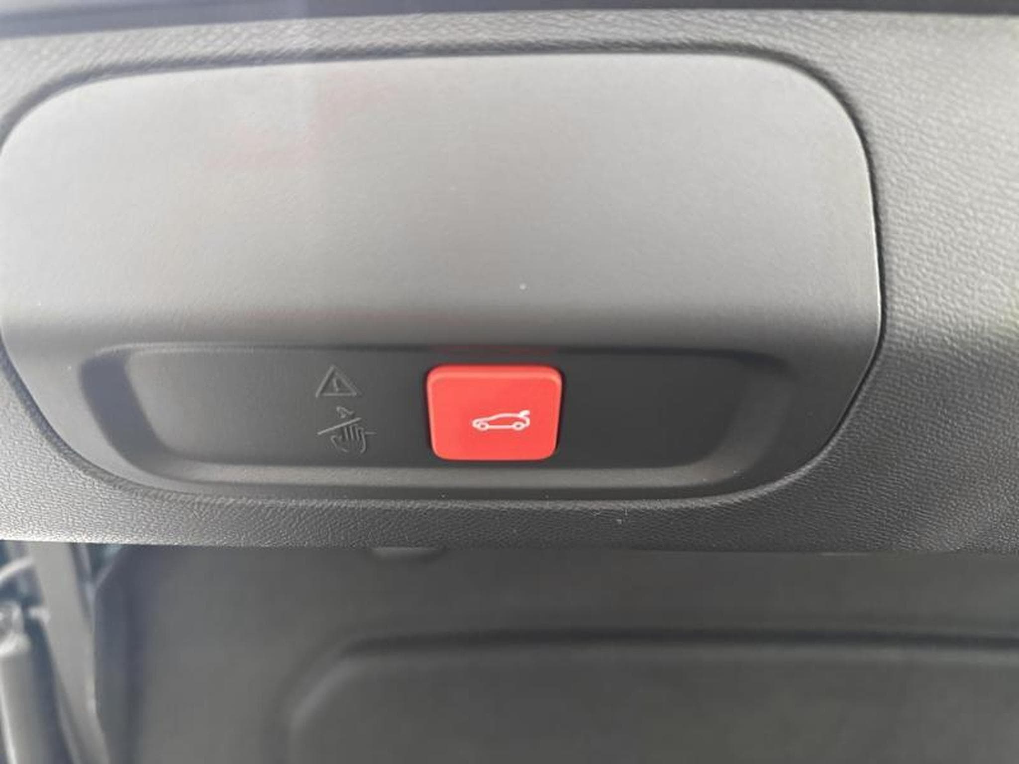 Peugeot 408 GT Plug-In Hybrid 225 EAT8 (2025) - Photo 21