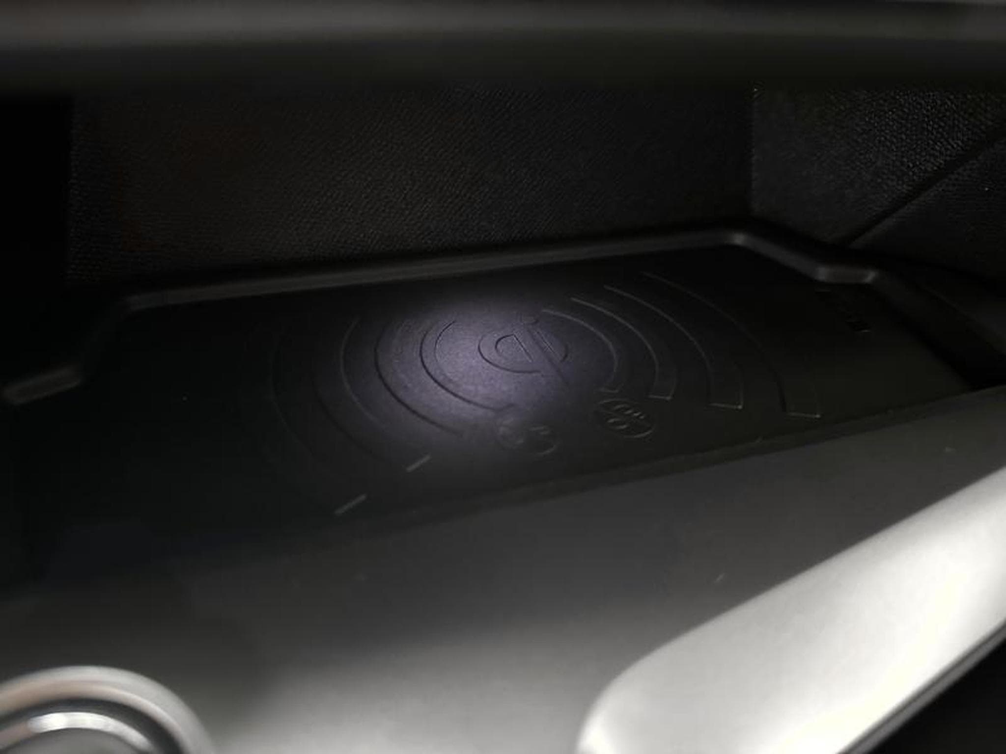 Peugeot 408 GT Plug-In Hybrid 225 EAT8 (2025) - Photo 23