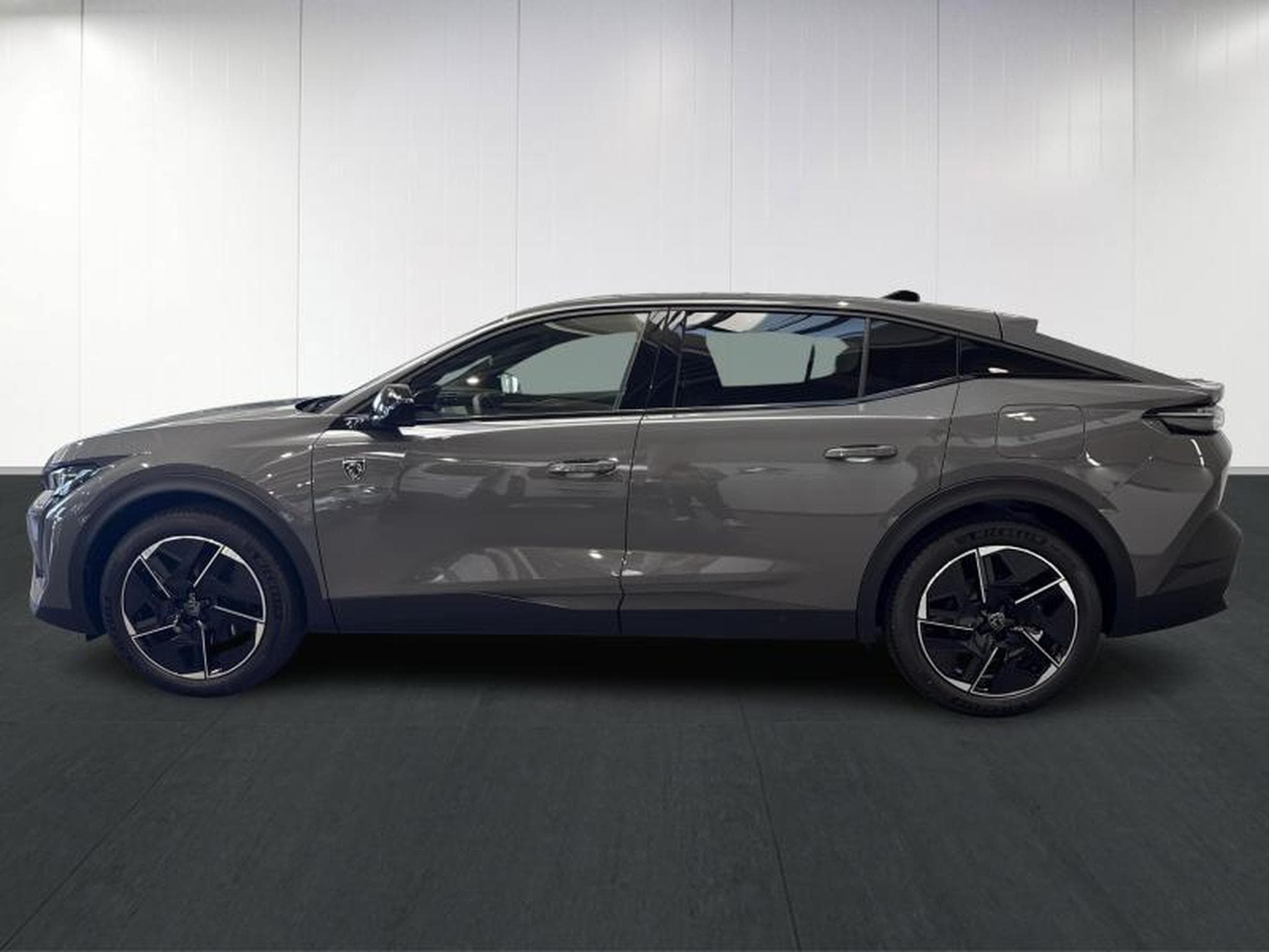 Peugeot 408 GT Plug-In Hybrid 225 EAT8 (2025) - Photo 7