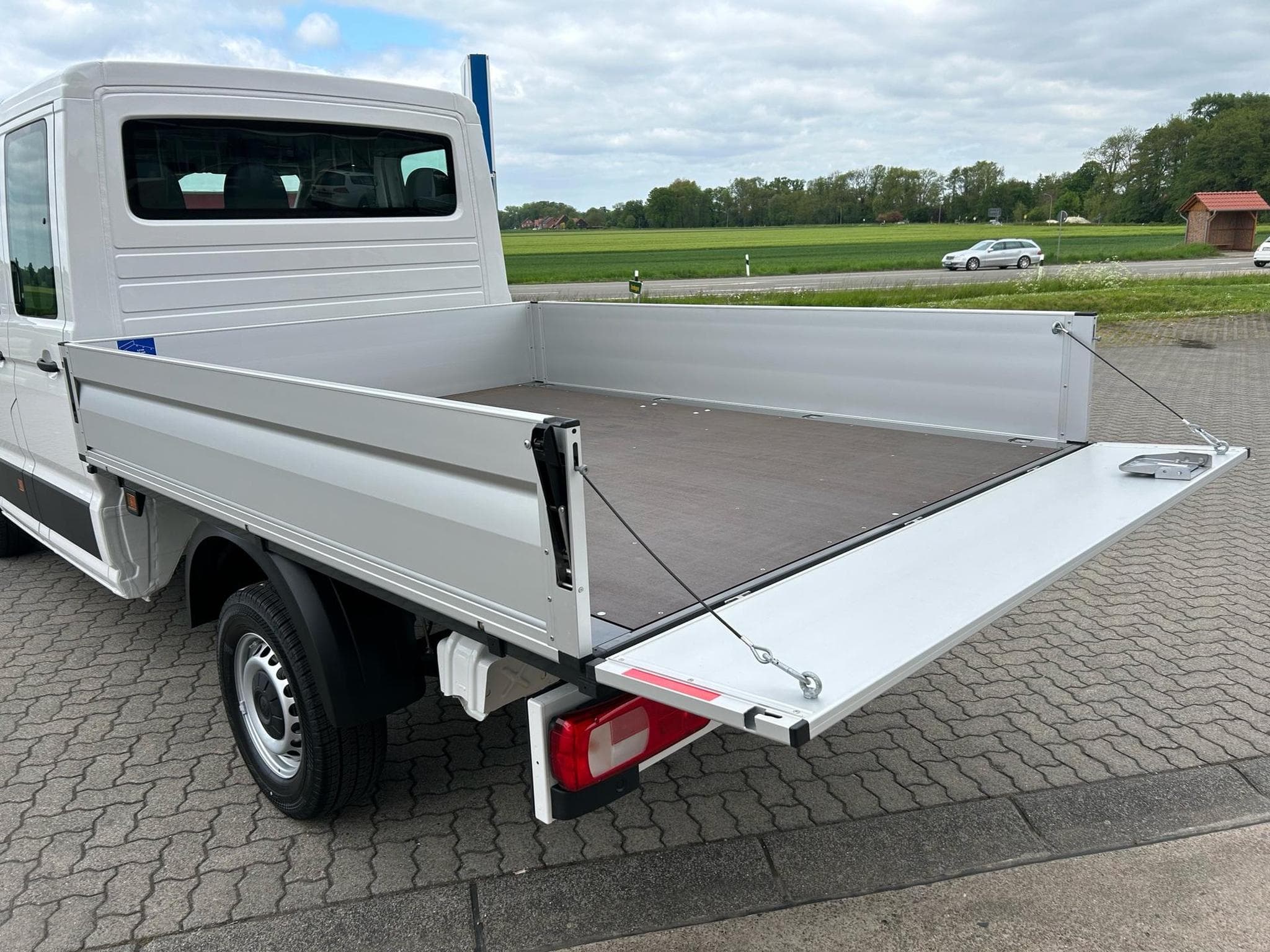 VW Crafter 35 2.0 TDI (2025) - Foto 17