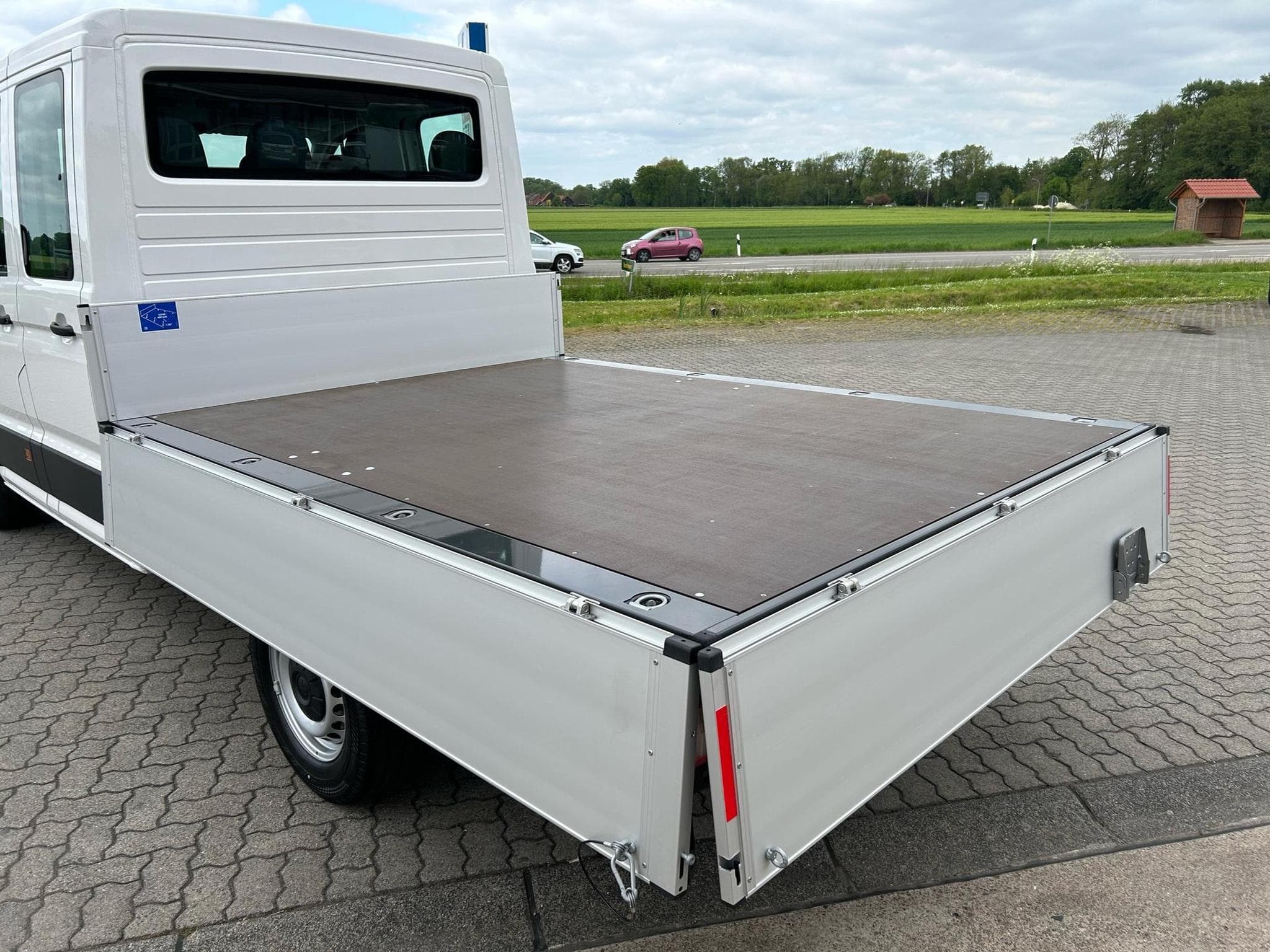VW Crafter 35 2.0 TDI (2025) - Foto 18