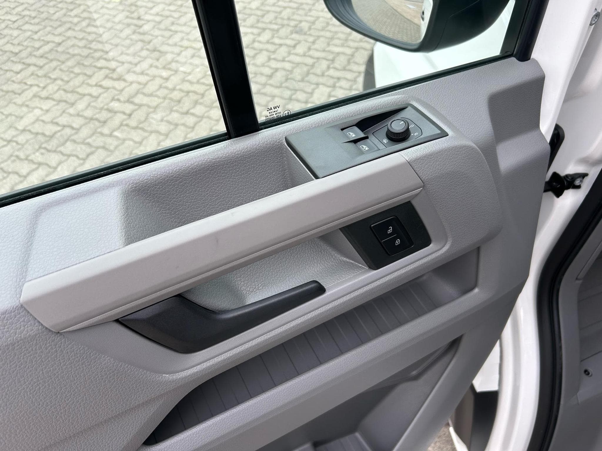 VW Crafter 35 2.0 TDI (2025) - Foto 3