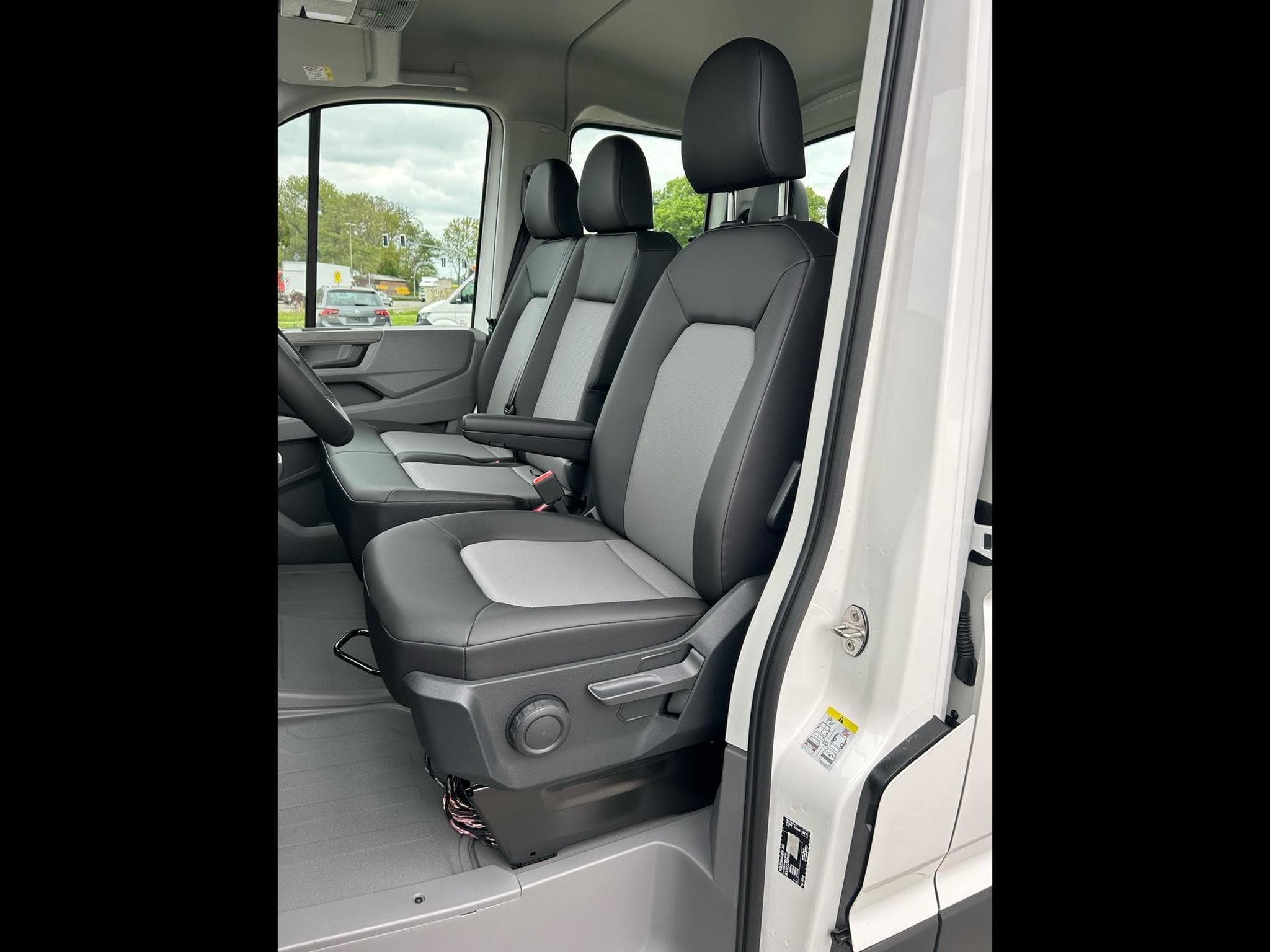 VW Crafter 35 2.0 TDI (2025) - Foto 5