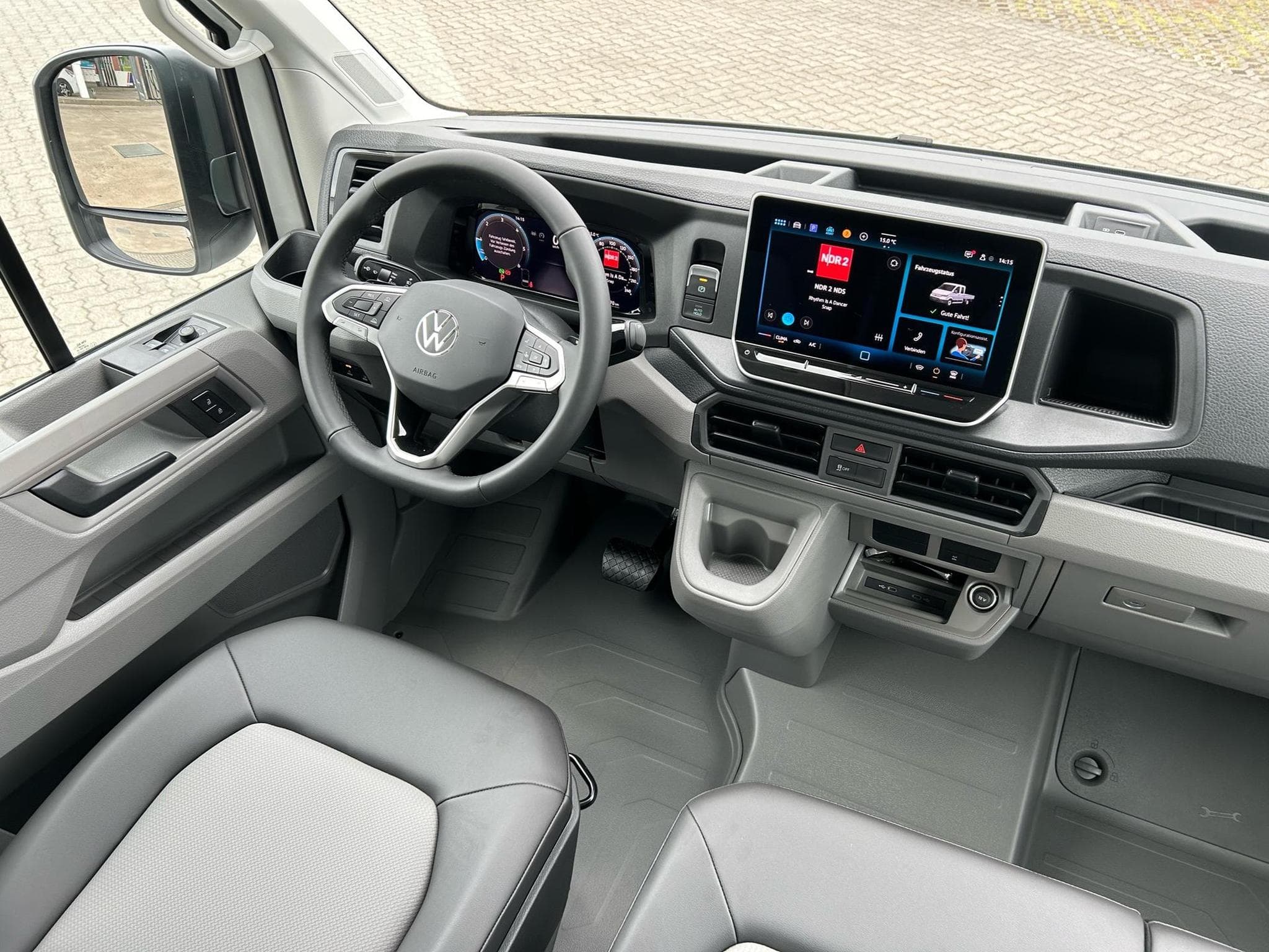 VW Crafter 35 2.0 TDI (2025) - Foto 7