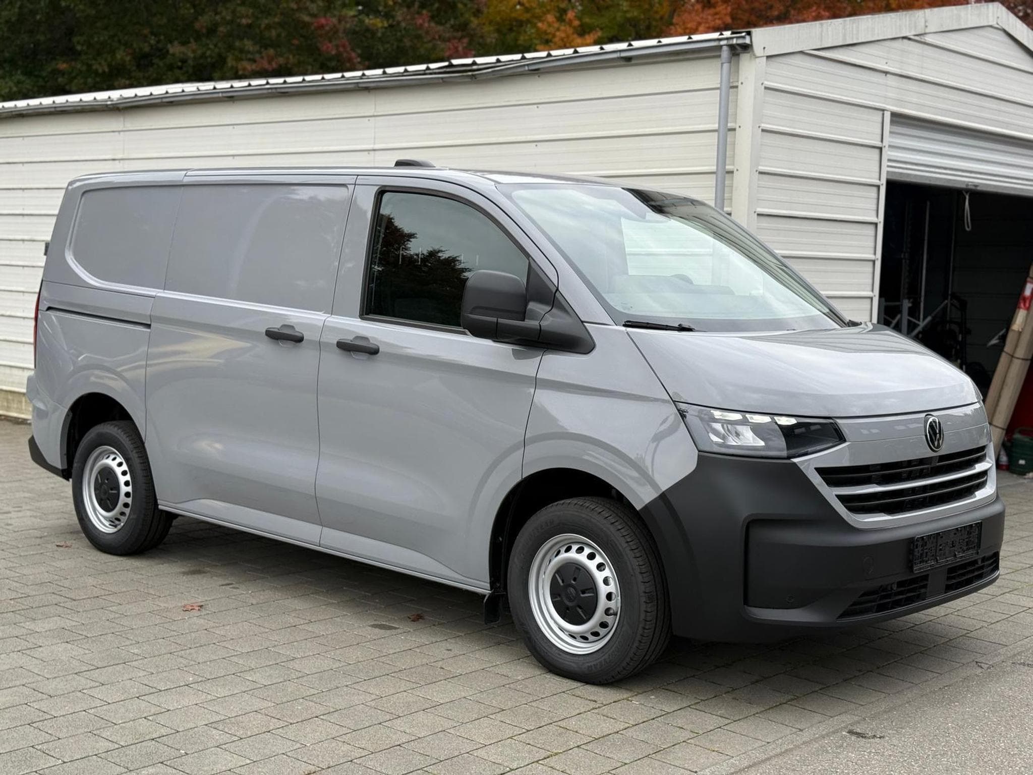 VW T7 Transporter L1 2.0 (2025) - Foto 1