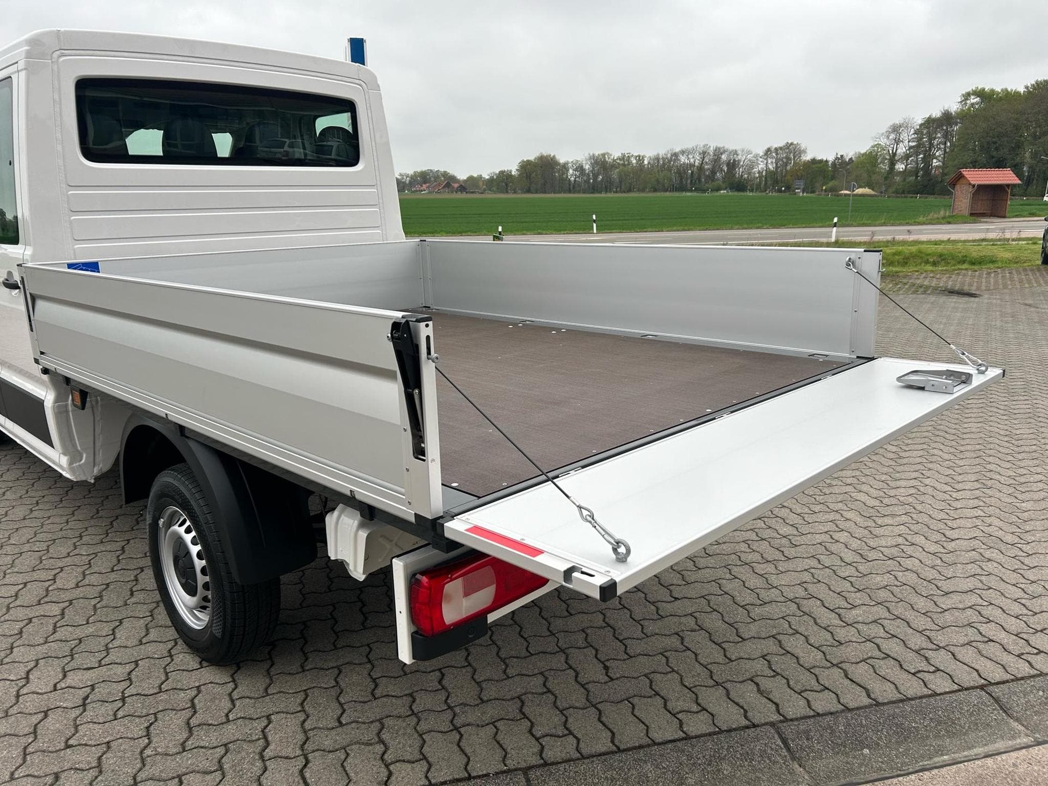 VW Crafter 35 2.0 TDI (2025) - Foto 17