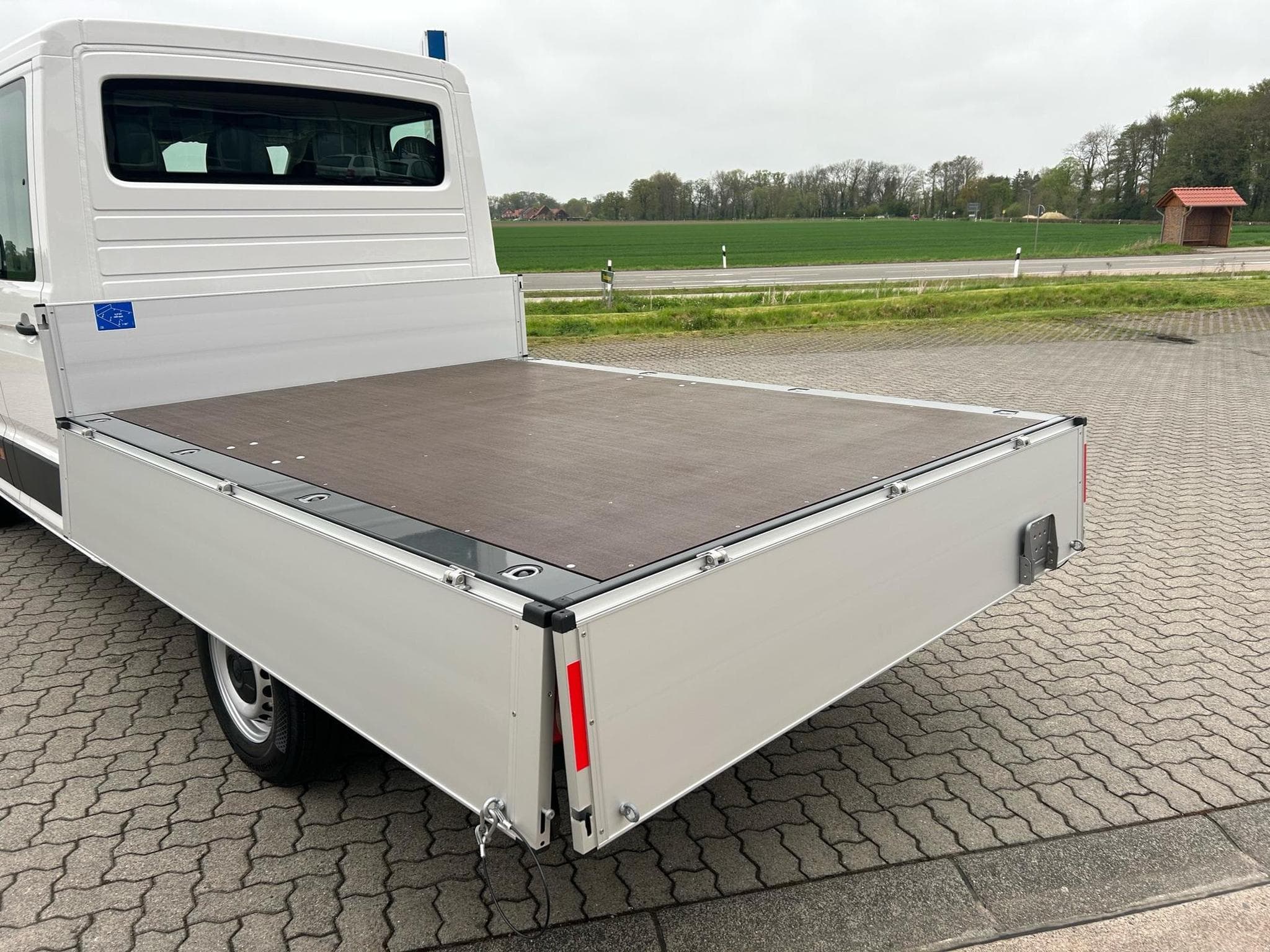 VW Crafter 35 2.0 TDI (2025) - Foto 18