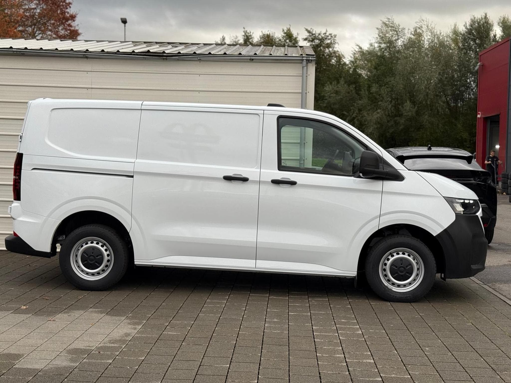 VW T7 Transporter L1 2.0 (2025) - Photo 3