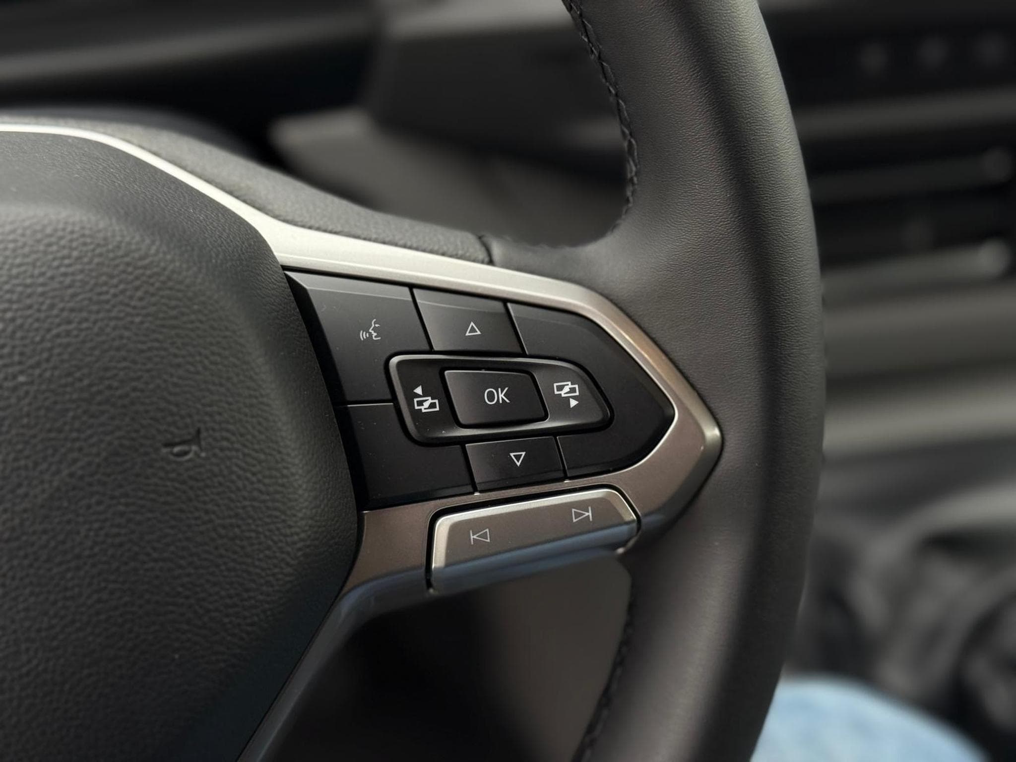 VW T7 Transporter L1 2.0 (2025) - Photo 9