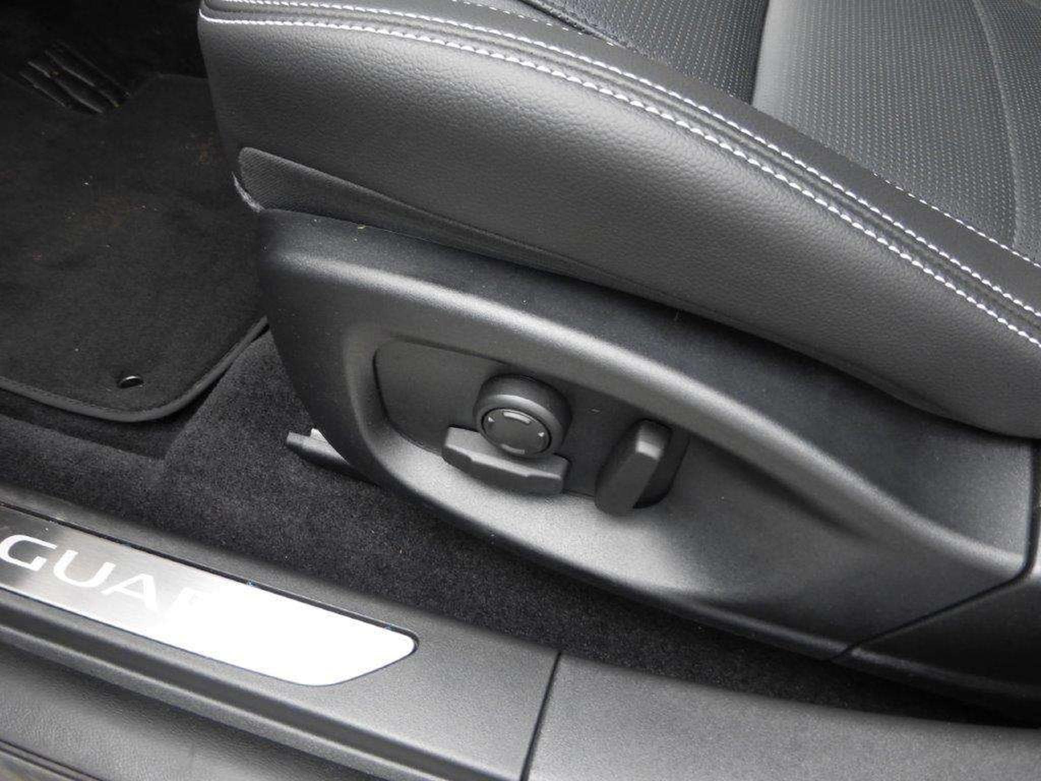 Jaguar I-Pace R-Dynamic SE AWD (2023) - Photo 14