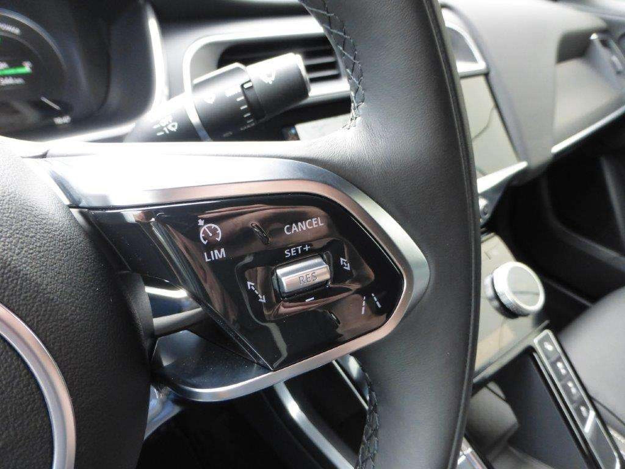 Jaguar I-Pace R-Dynamic SE AWD (2023) - Photo 17