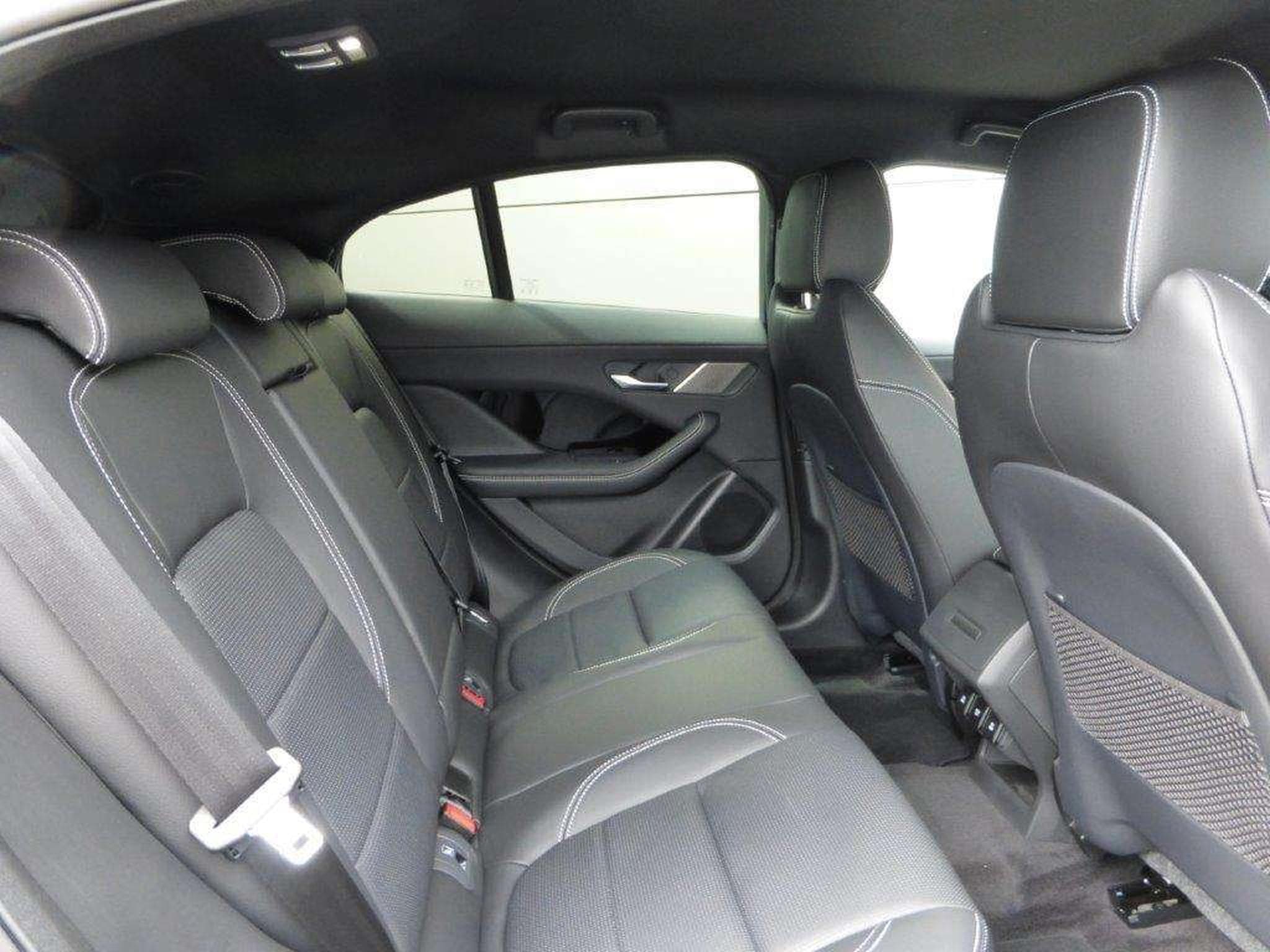Jaguar I-Pace R-Dynamic SE AWD (2023) - Photo 5