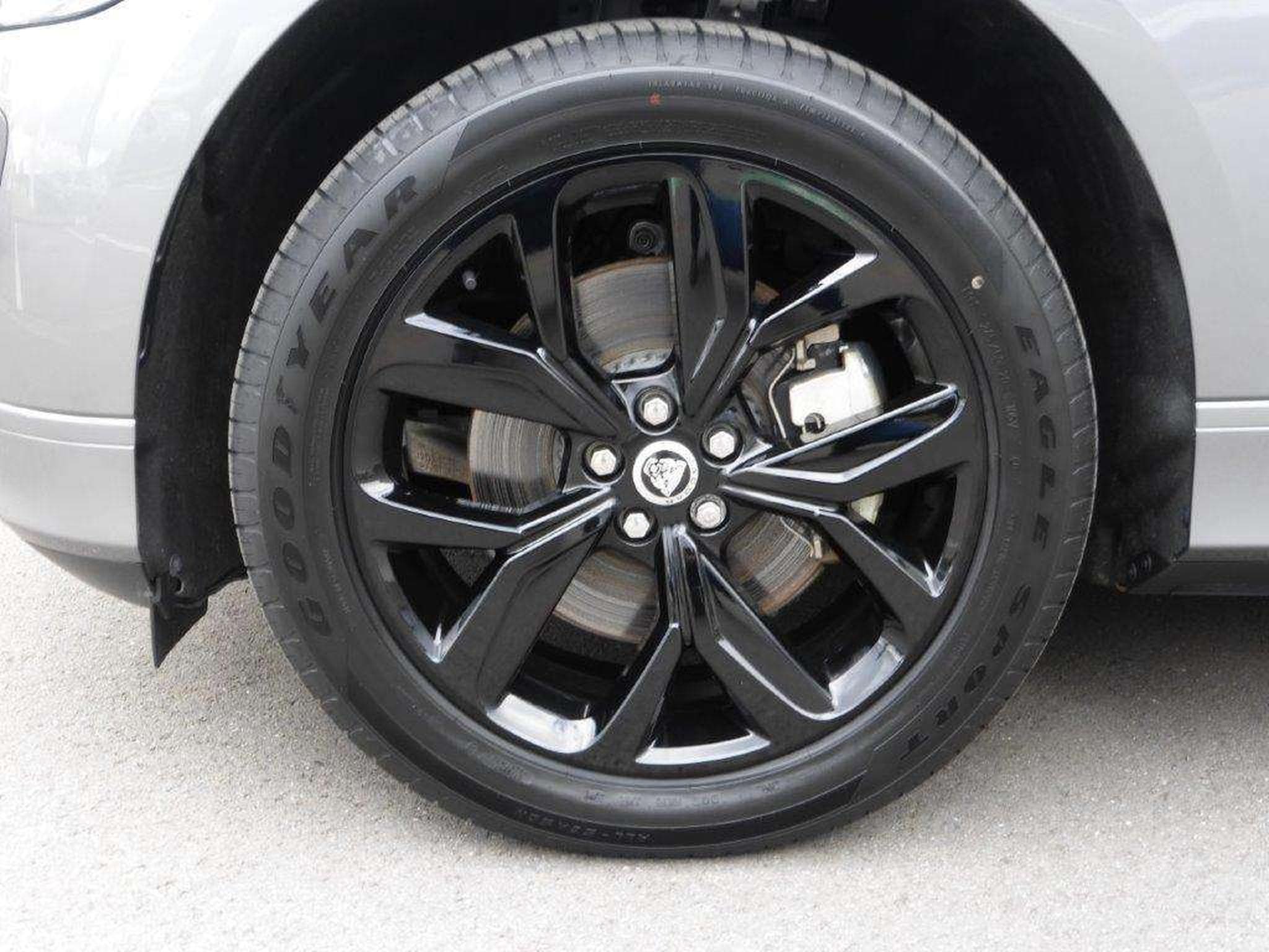 Jaguar I-Pace R-Dynamic SE AWD (2023) - Photo 9