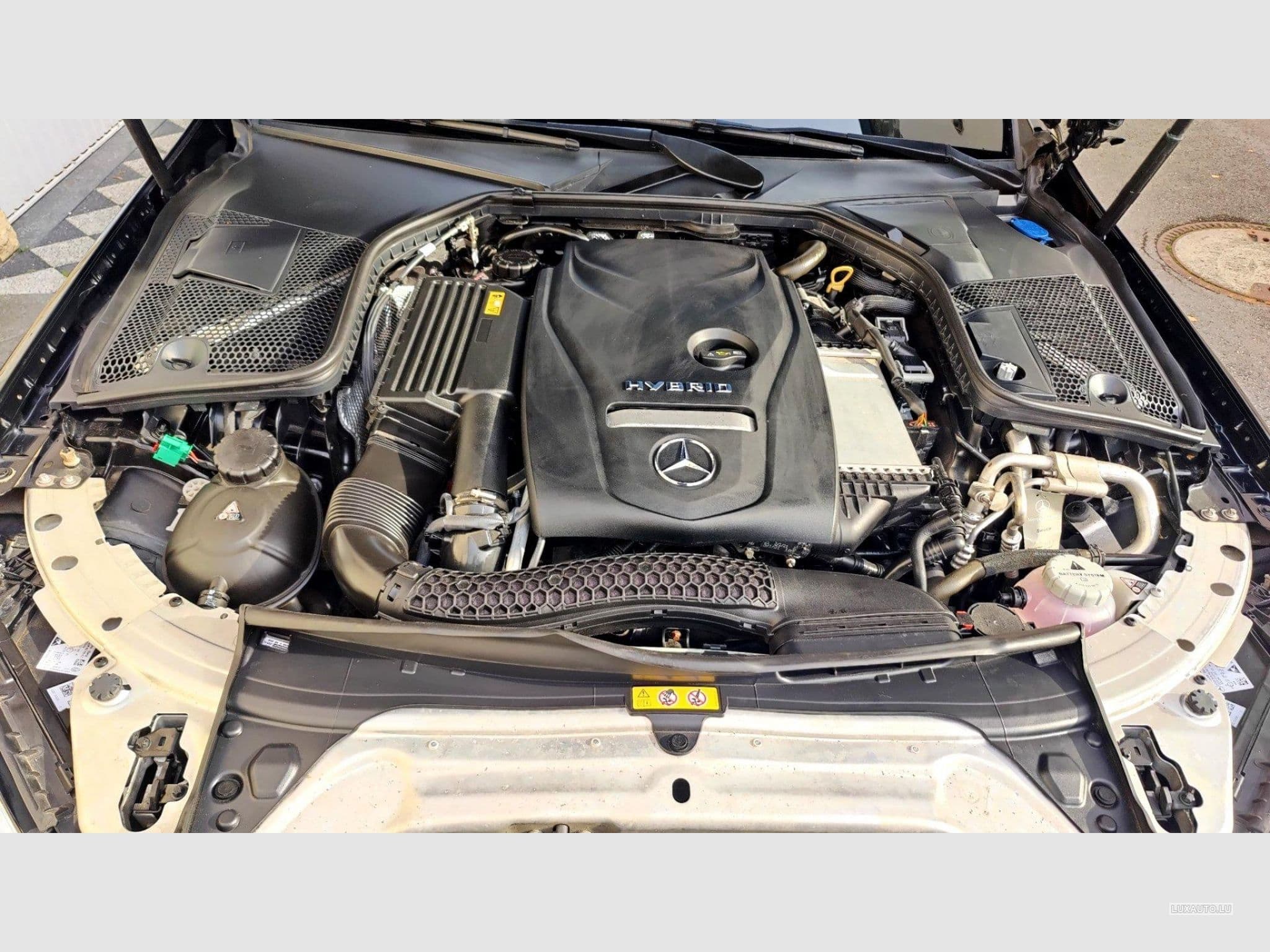 Mercedes C 300 e T (2021) - Foto 10