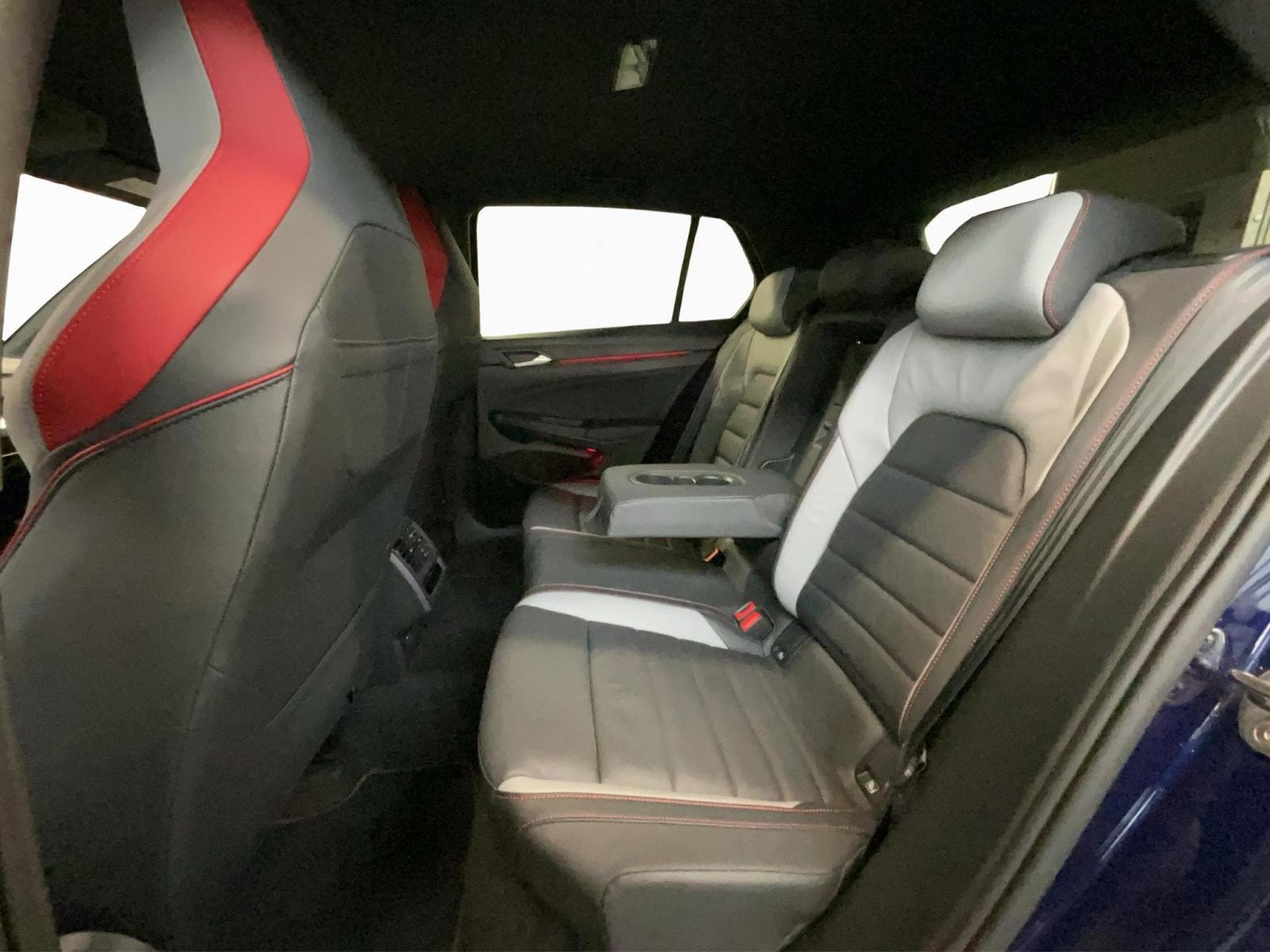 VW Golf GTI+DSG+LED+NAVI+DIGI+ (2024) - Foto 15