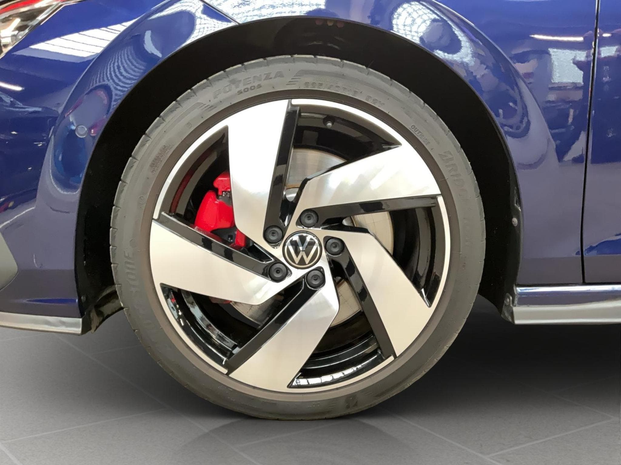 VW Golf GTI+DSG+LED+NAVI+DIGI+ (2024) - Foto 8