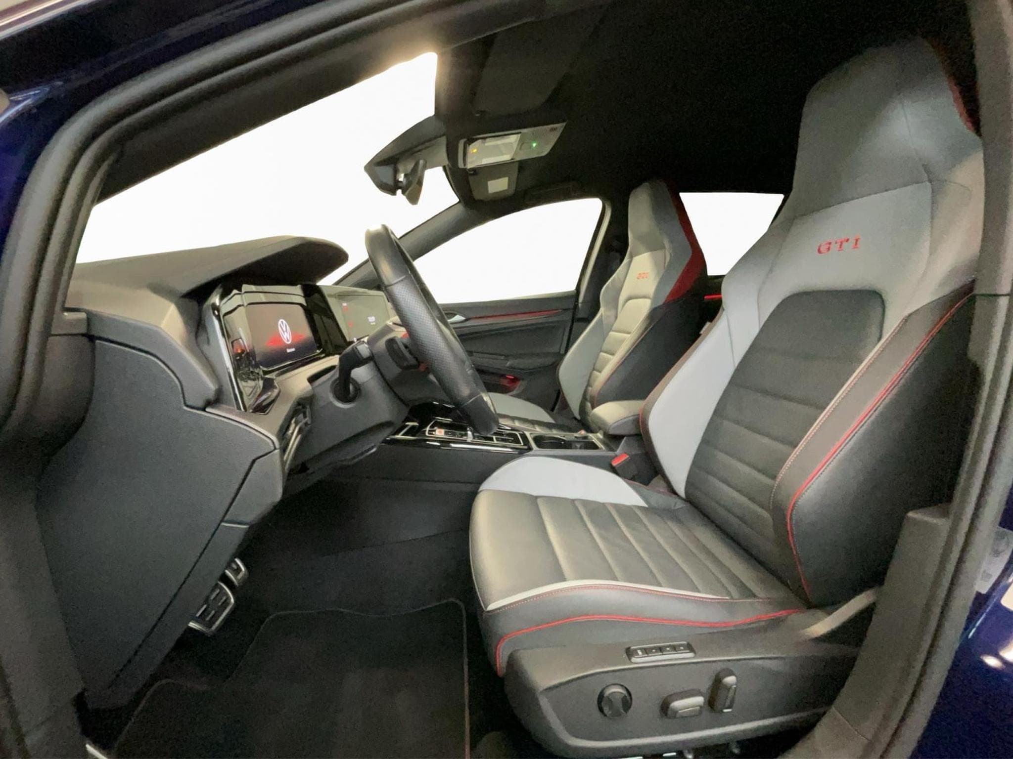 VW Golf GTI+DSG+LED+NAVI+DIGI+ (2024) - Foto 9