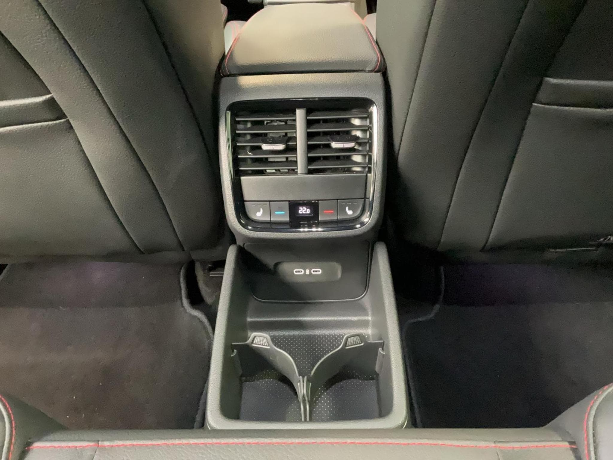 Skoda Octavia RS+DSG+LED+NAVI+Design-Sueda (2024) - Photo 20