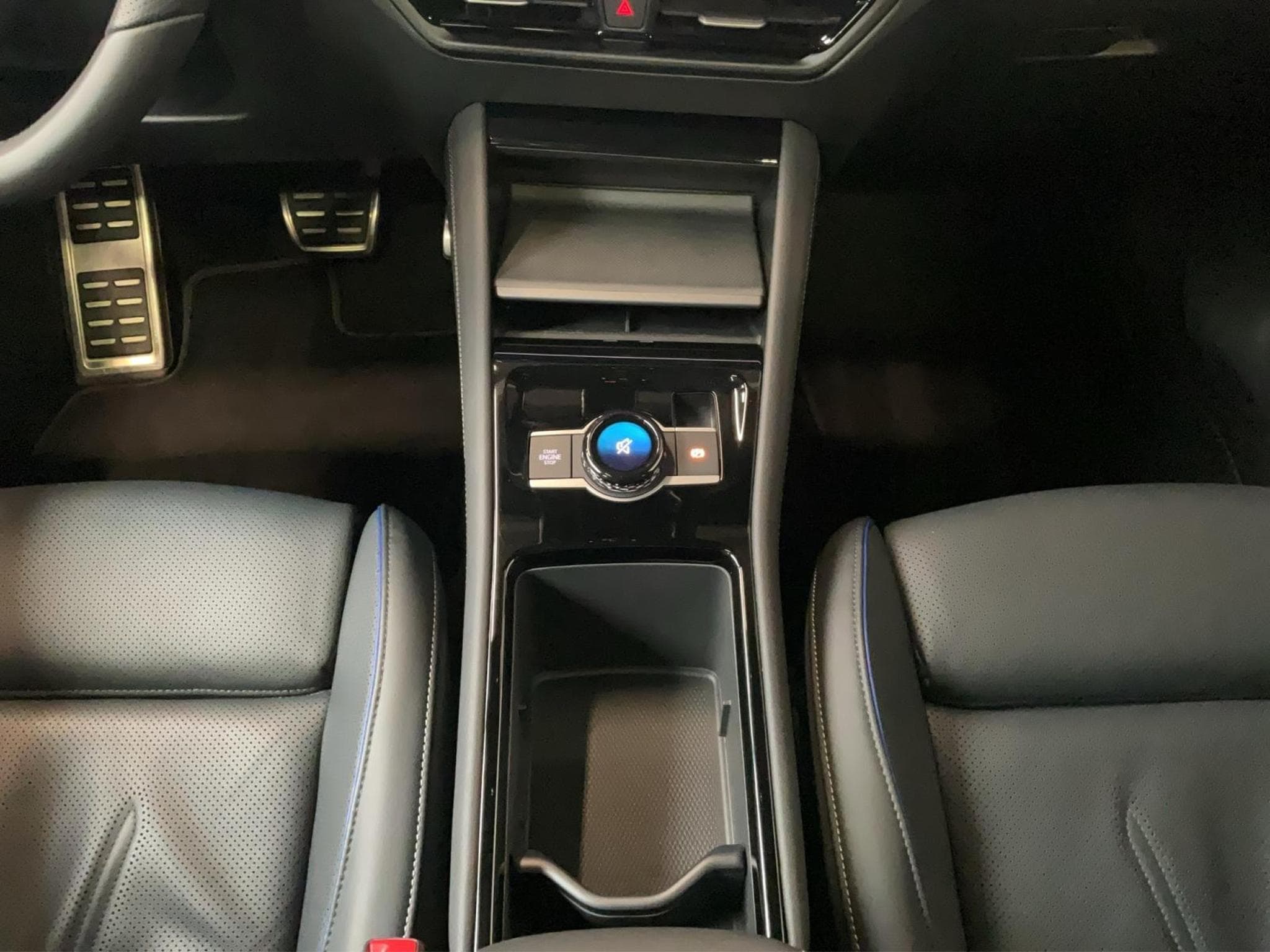 VW Tayron R-Line+PHEV+Black-Style+Pano+AHK (2025) - Photo 12