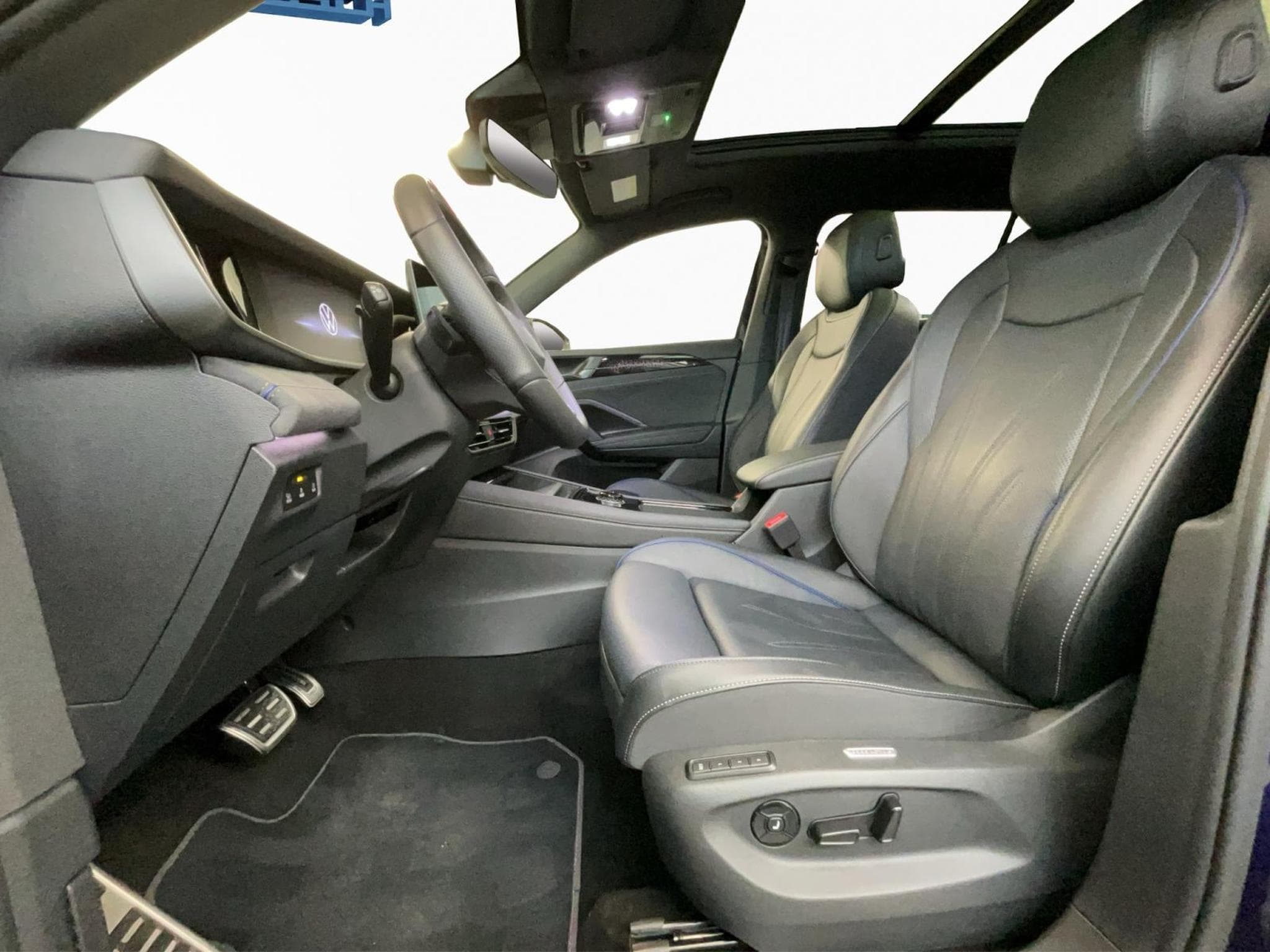 VW Tayron R-Line+PHEV+Black-Style+Pano+AHK (2025) - Photo 9