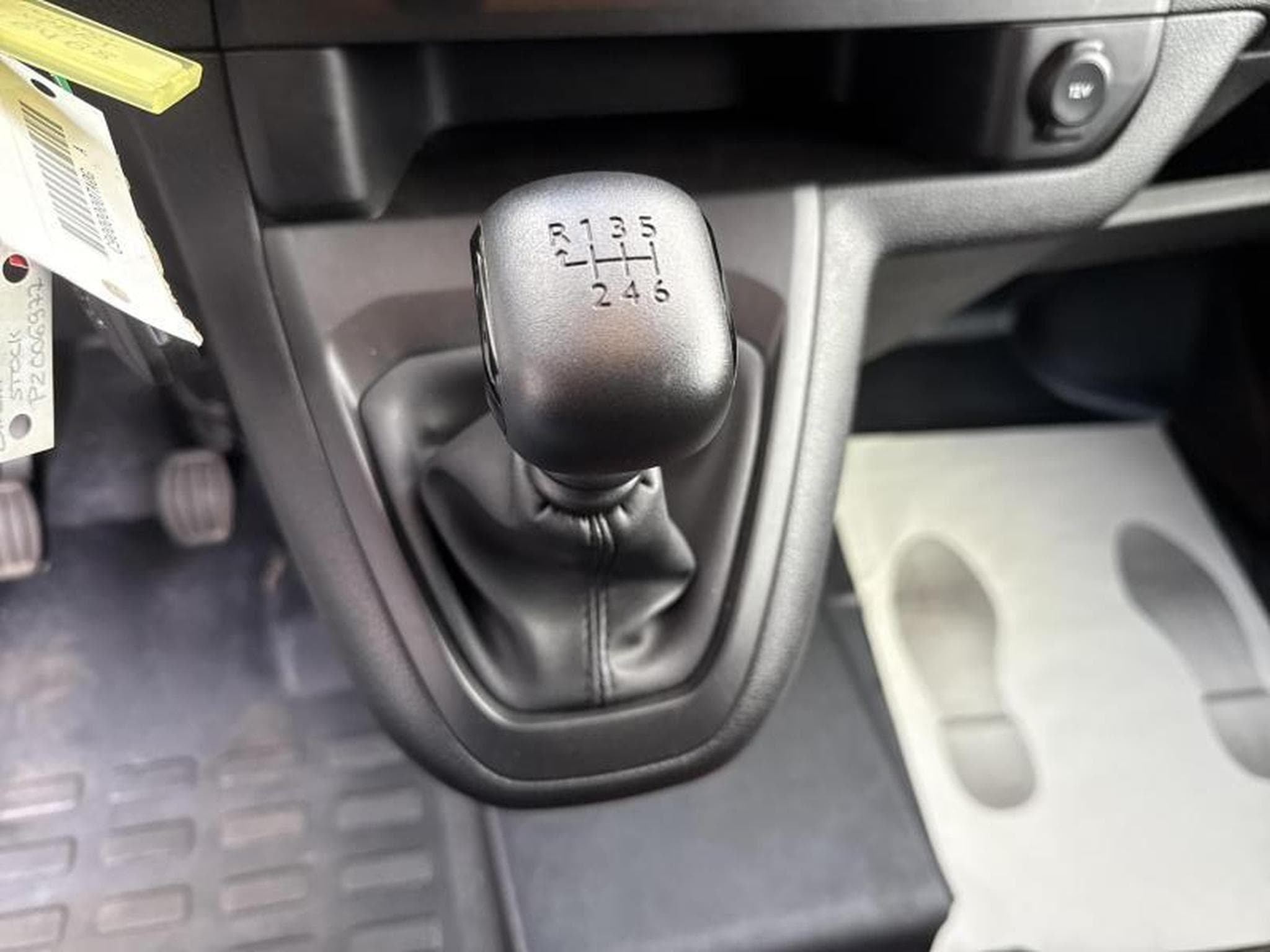 Peugeot Expert Long (2023) - Foto 19