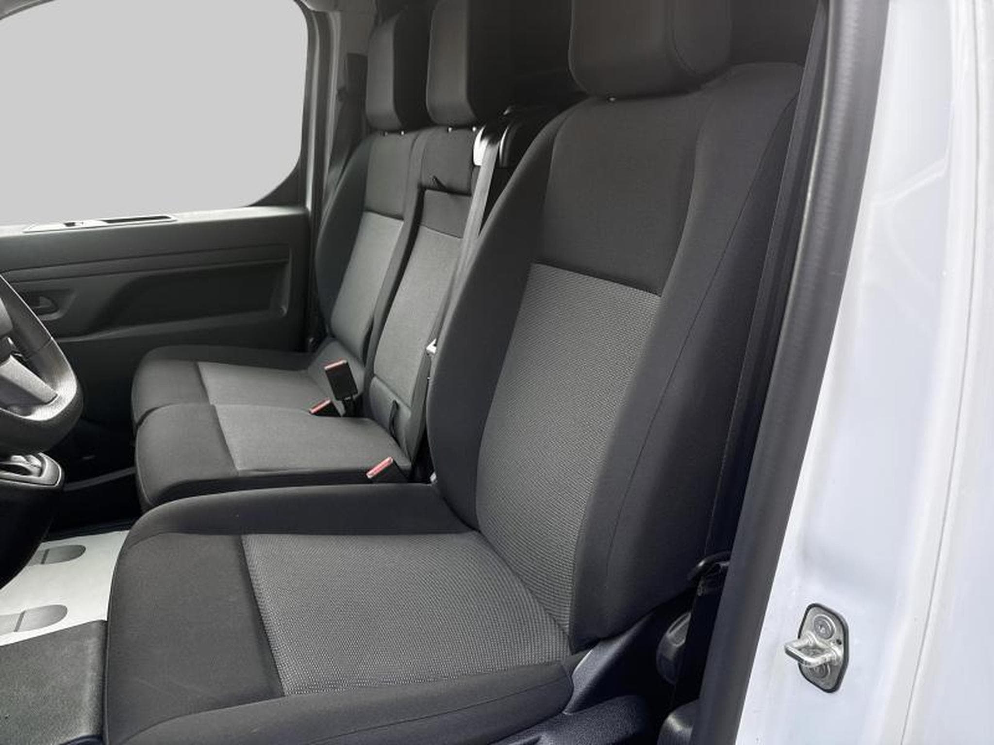 Peugeot Expert Long (2023) - Foto 9