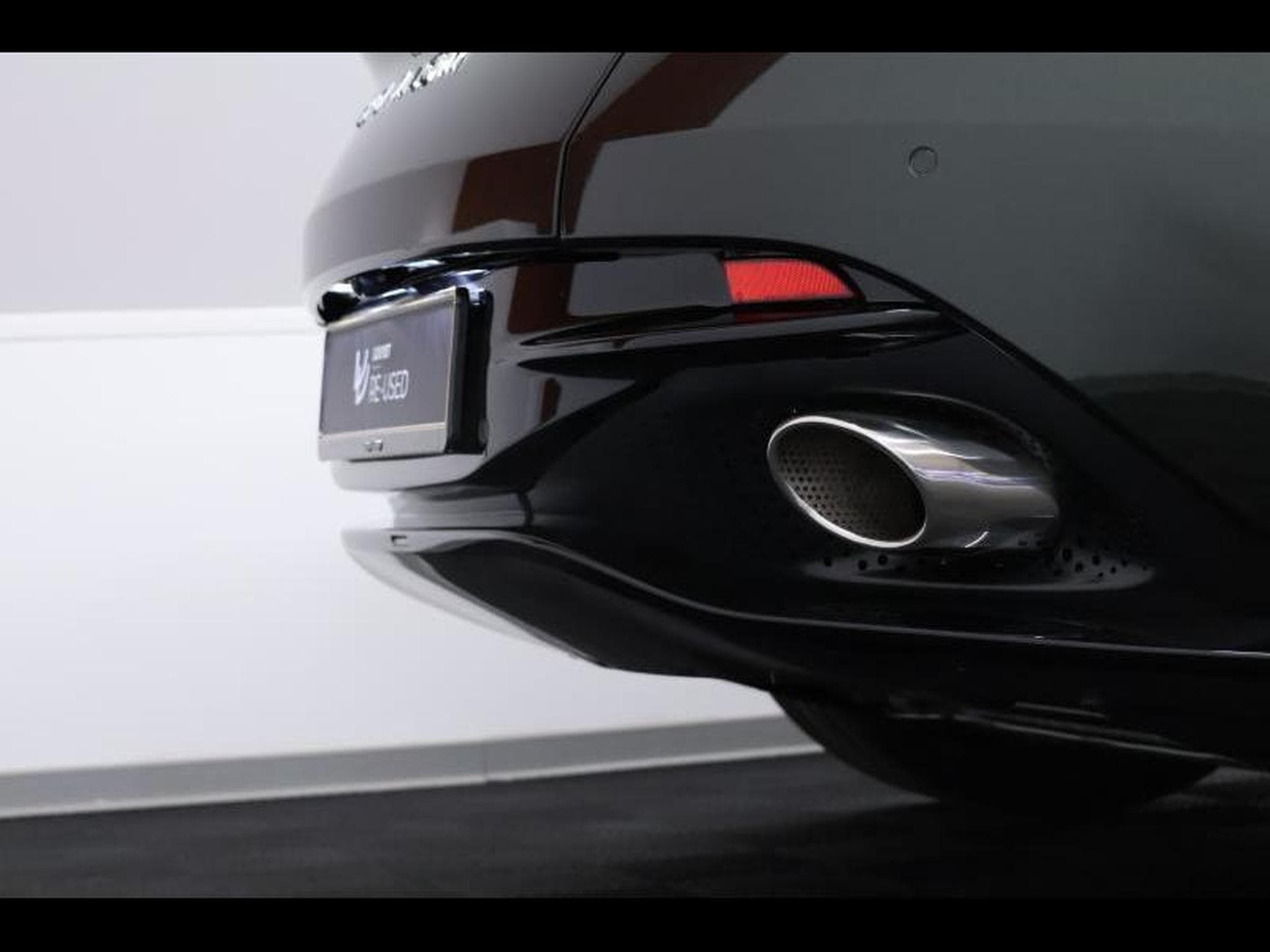 Aston-Martin DB12 V8 VOLANTE (2024) - Foto 20