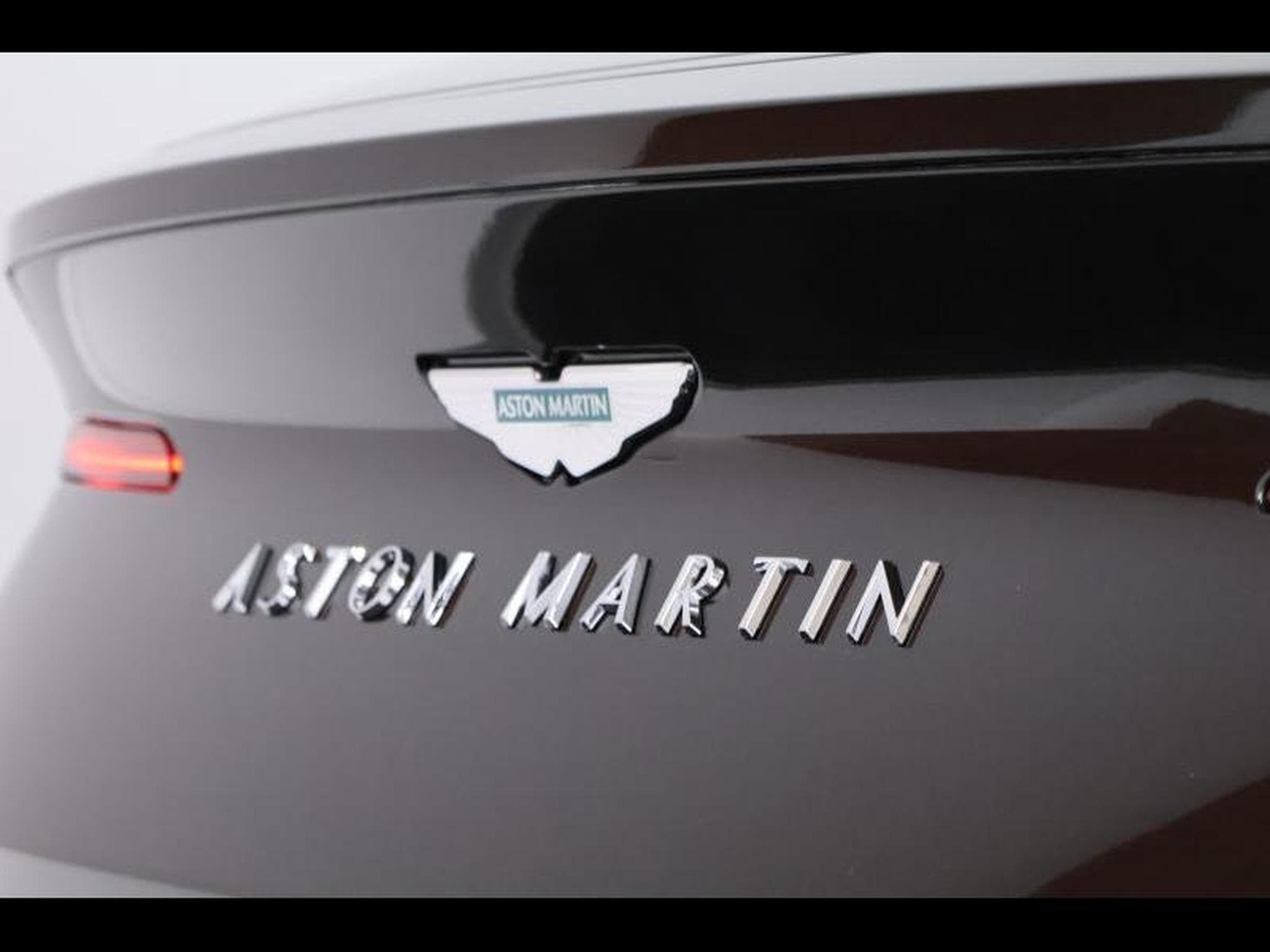 Aston-Martin DB12 V8 VOLANTE (2024) - Foto 21