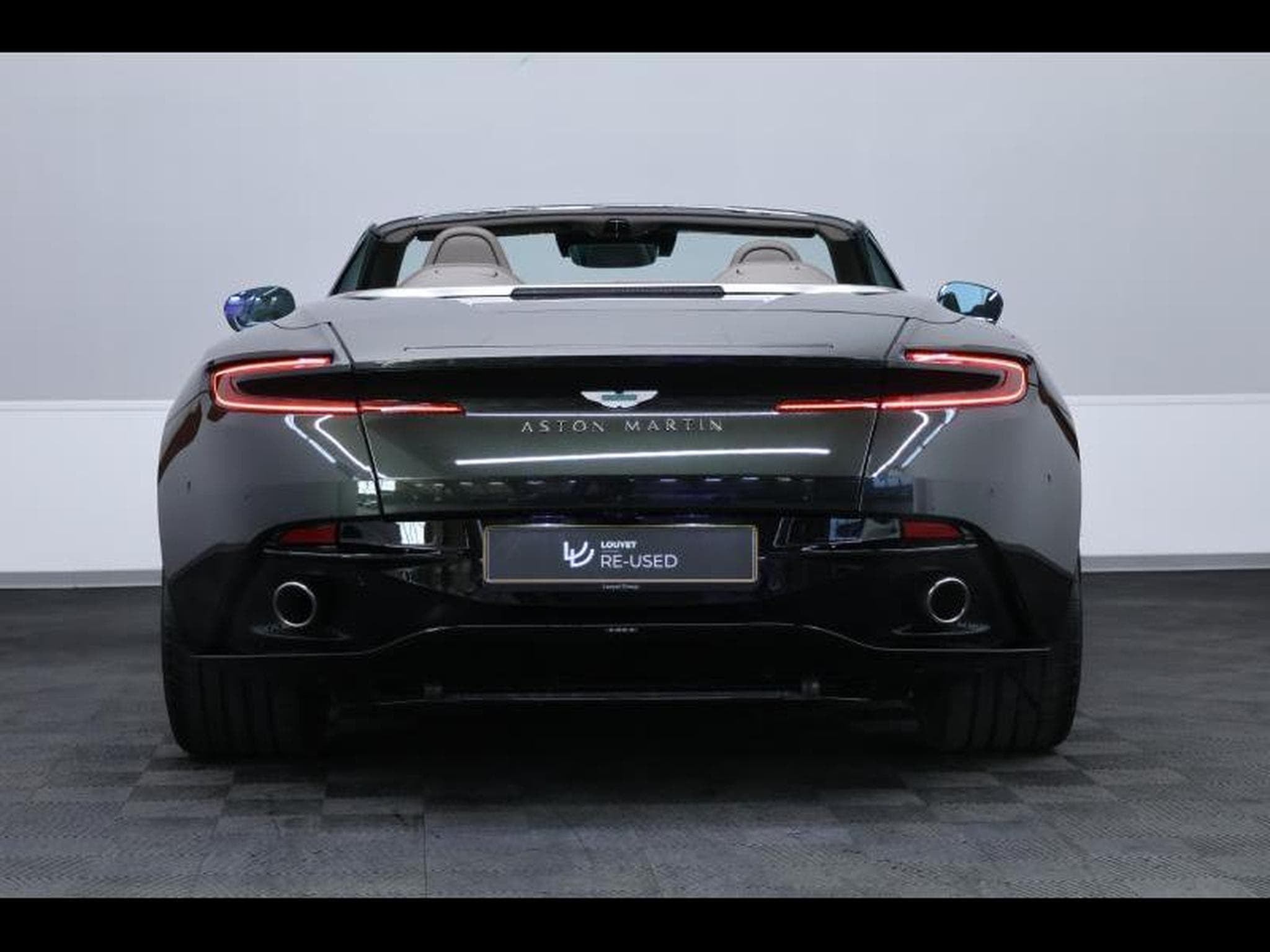 Aston-Martin DB12 V8 VOLANTE (2024) - Foto 9