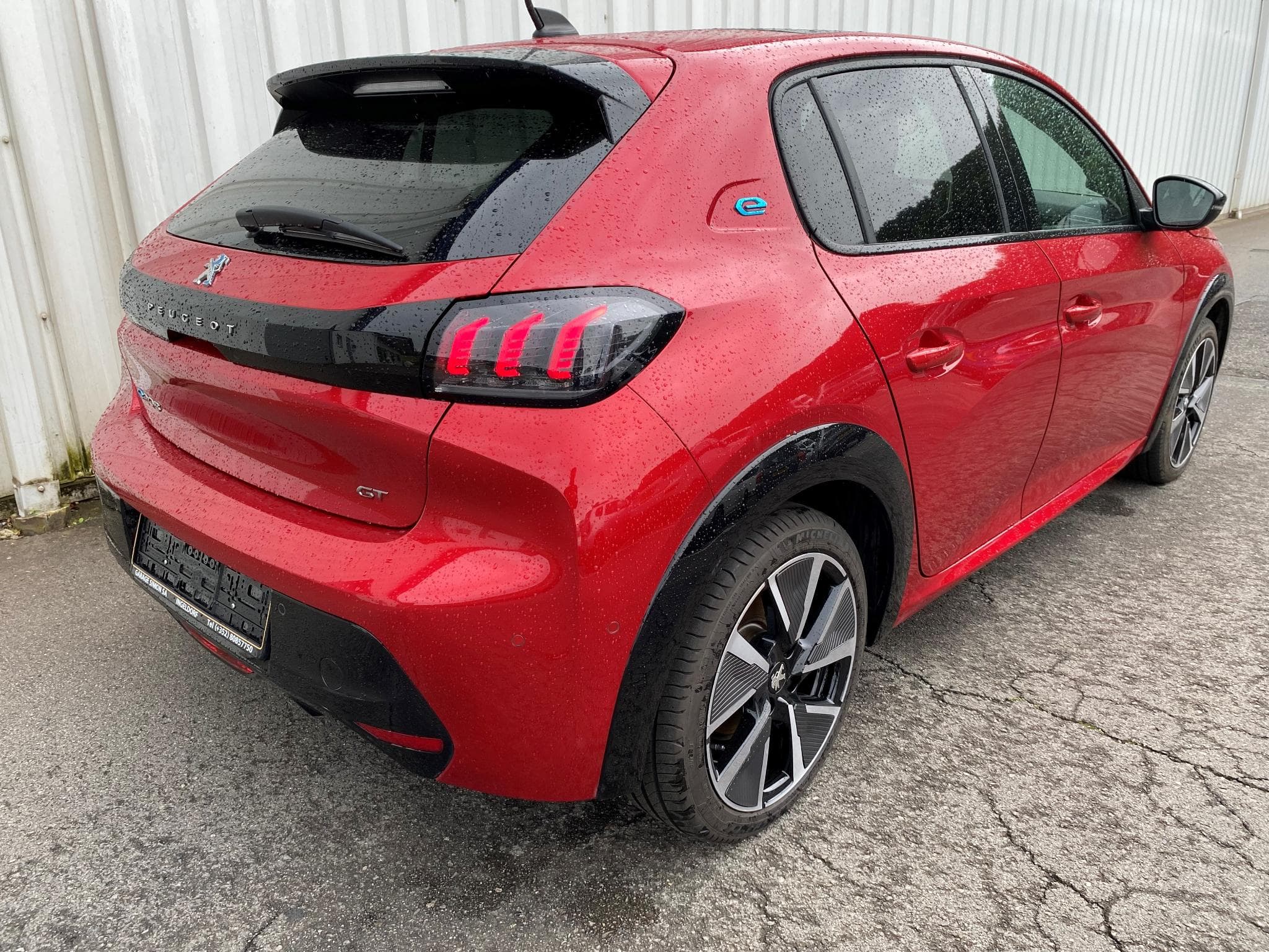 Peugeot 208 E208 GT (2021) - Photo 2