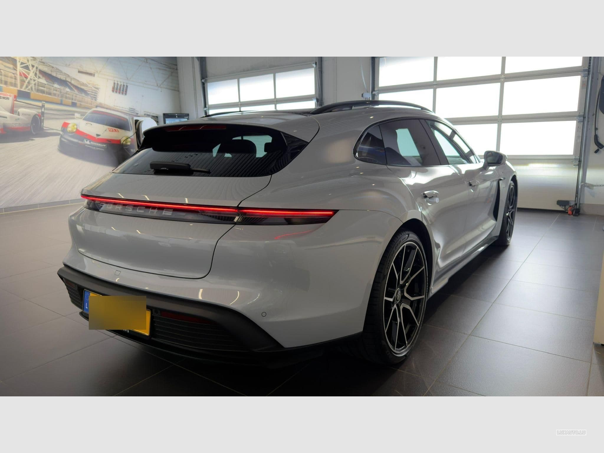 Porsche Taycan 4S Sport Turismo | Porsche Approved | Pneus et jantes d' (2023) - Foto 4