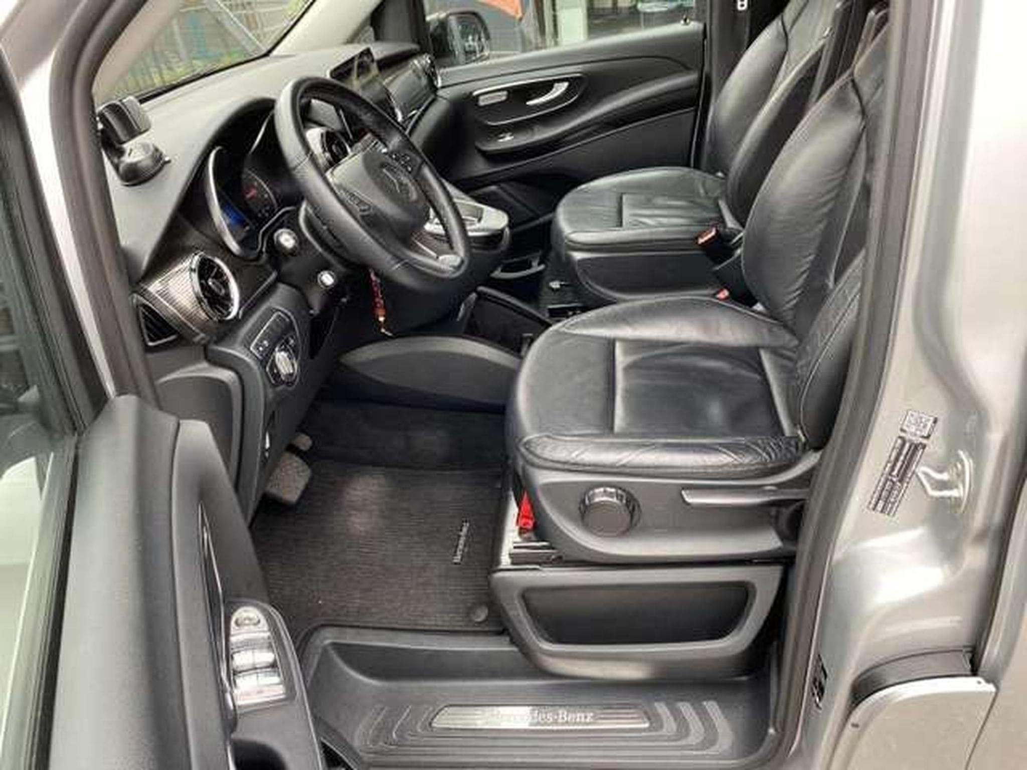 Mercedes V D LONG 9G-Tronic Avantgarde Edition (2022) - Foto 9