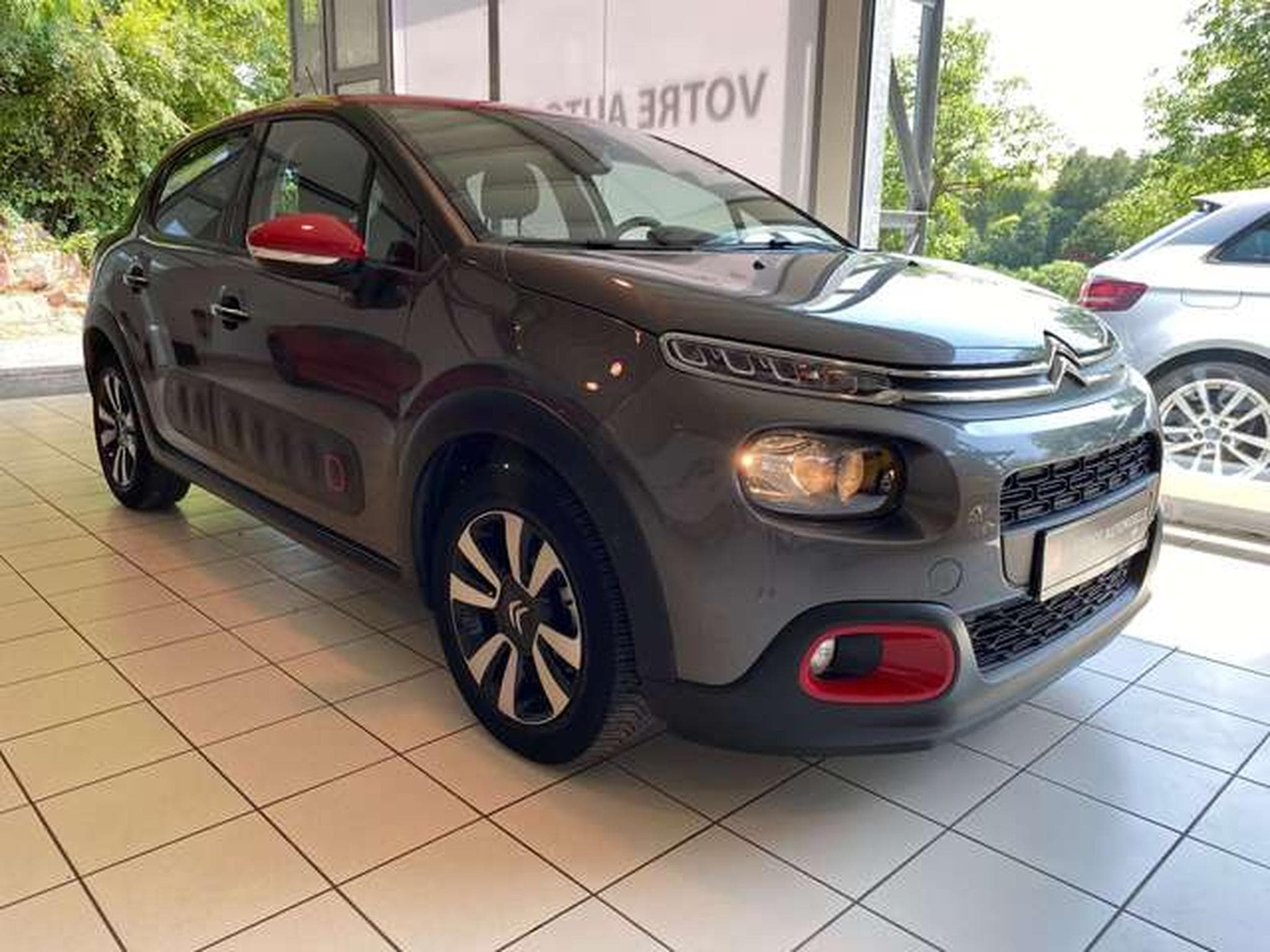 Citroen C3 1.2 110ch S&S Automatique 6 Shine GARANTIE 12 MOIS (2020) - Foto 4