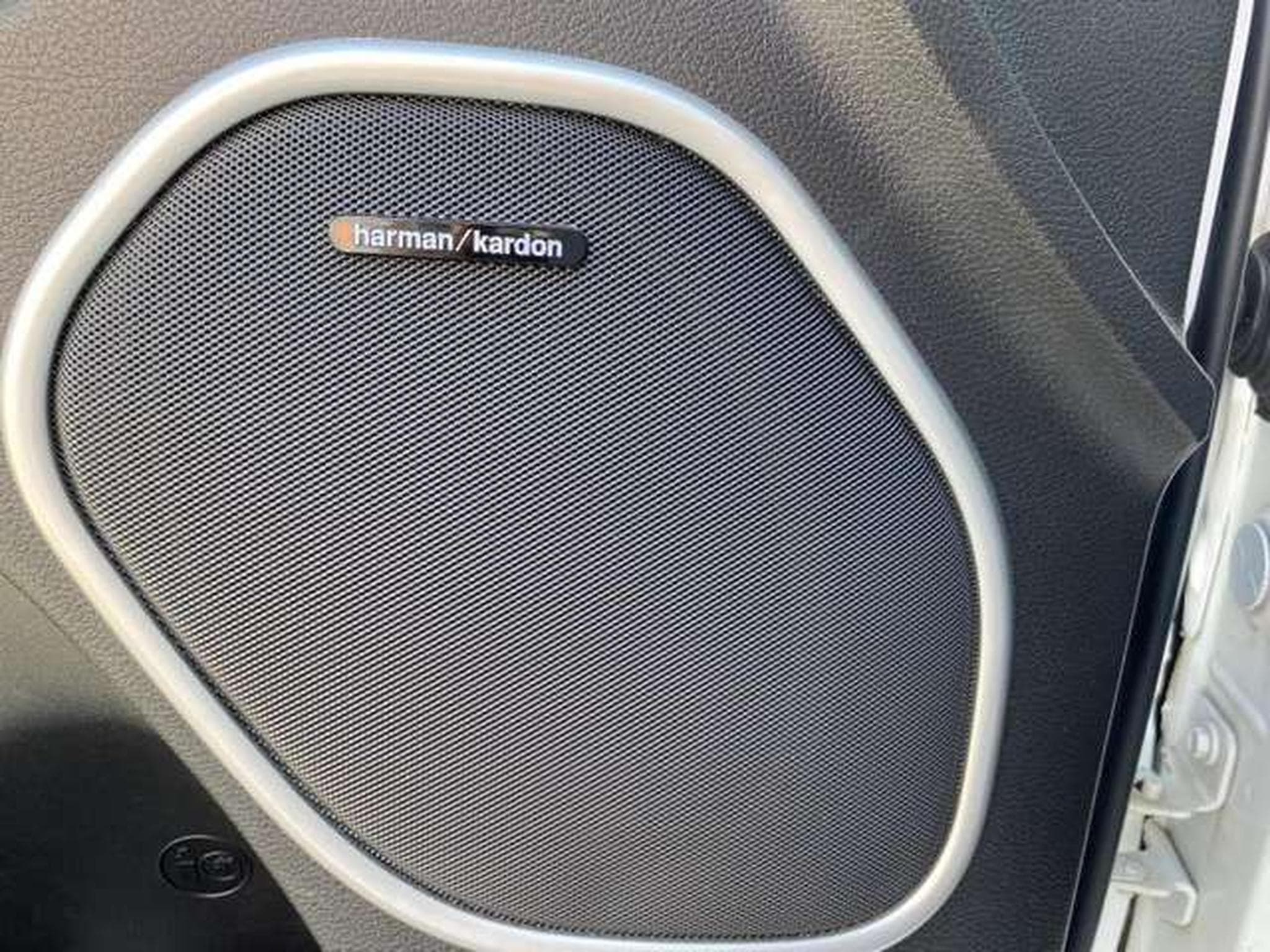 Jeep Cherokee SRT8 (2018) - Photo 16