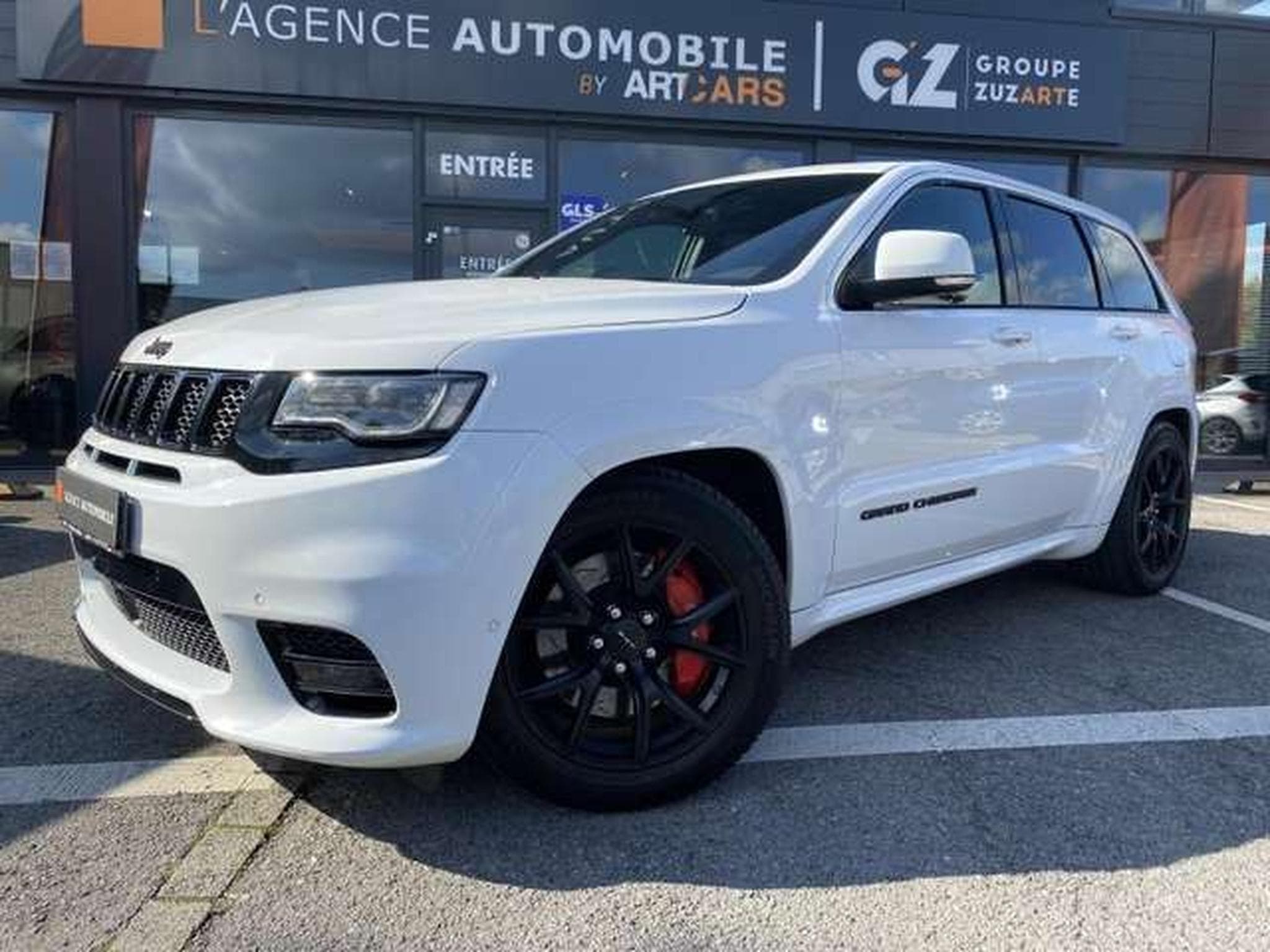 Jeep Cherokee SRT8 (2018) - Photo 2