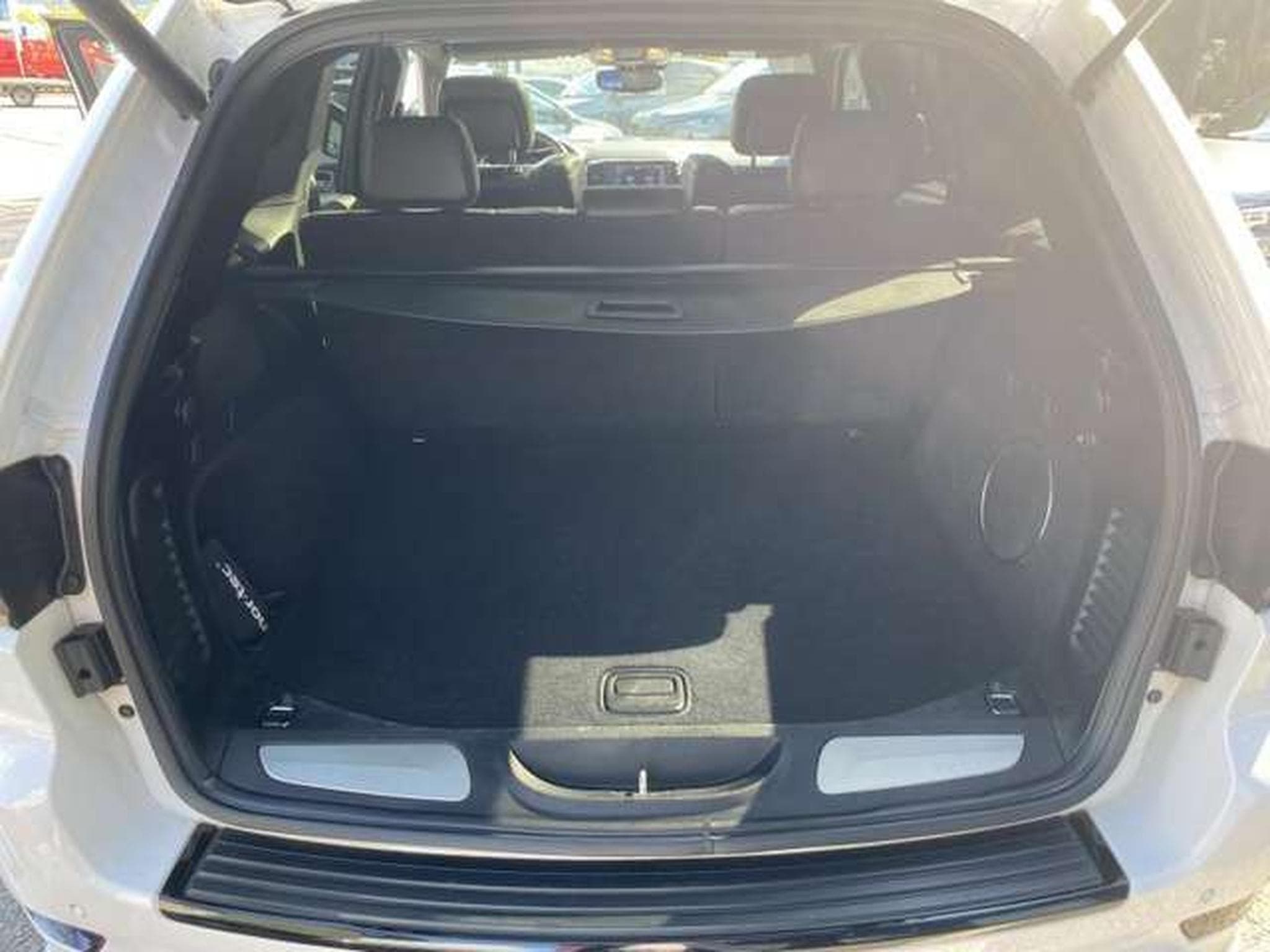 Jeep Cherokee SRT8 (2018) - Photo 22