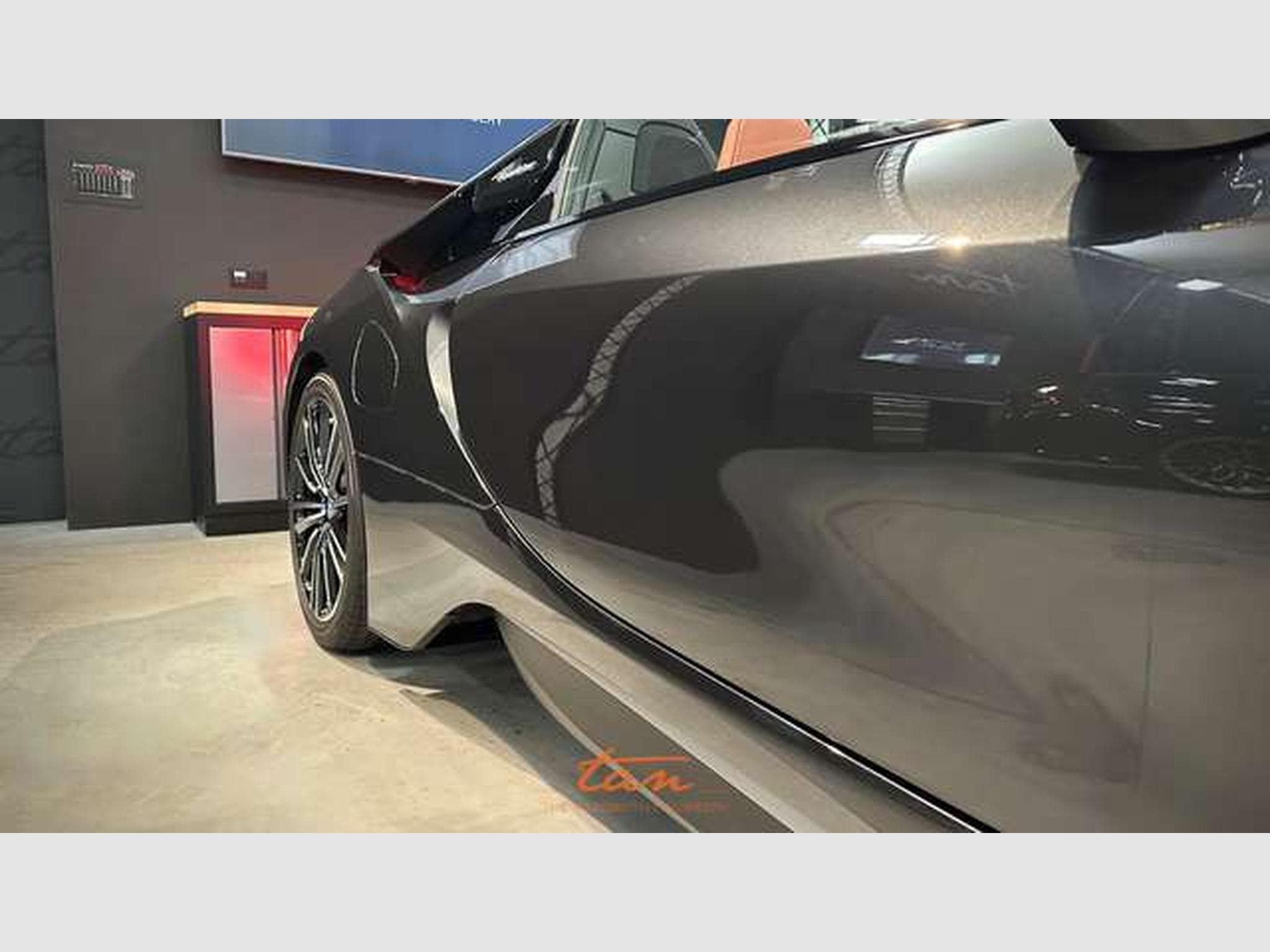 BMW i8 ROADSTER Plug-In Hybrid (11.6kWh) Full Options (2018) - Photo 12