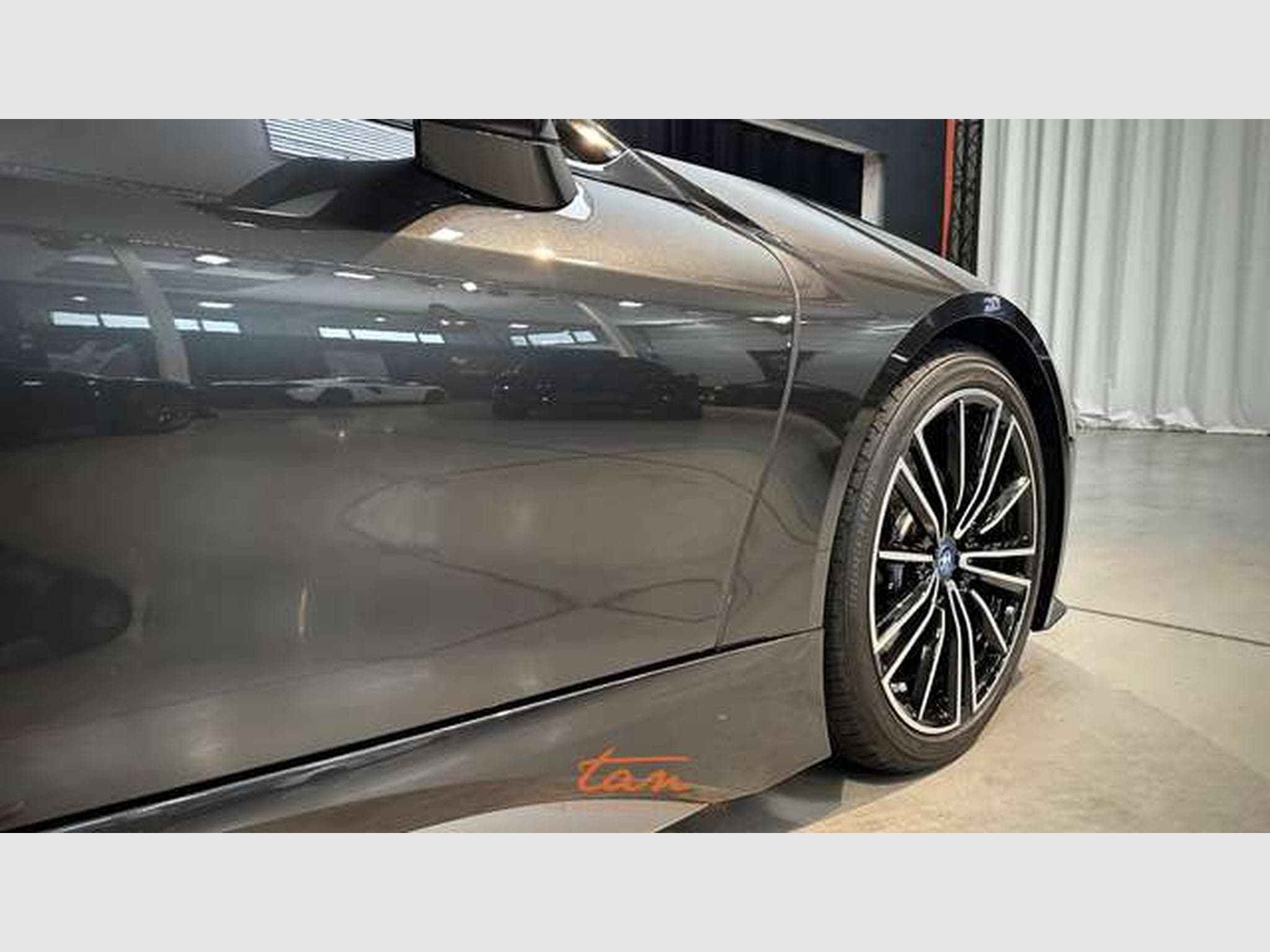 BMW i8 ROADSTER Plug-In Hybrid (11.6kWh) Full Options (2018) - Photo 13